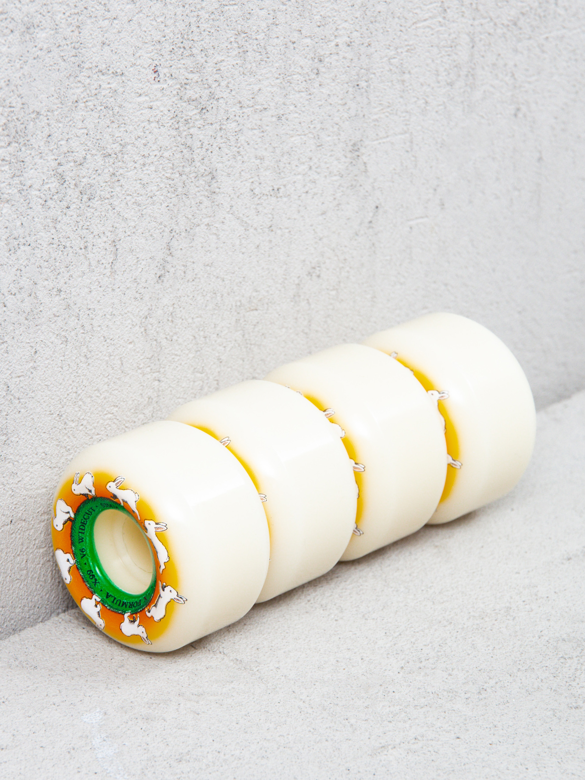 Kółka Bones X Formula Runny Bunny V5 Wide Cut 99A (white/orange)