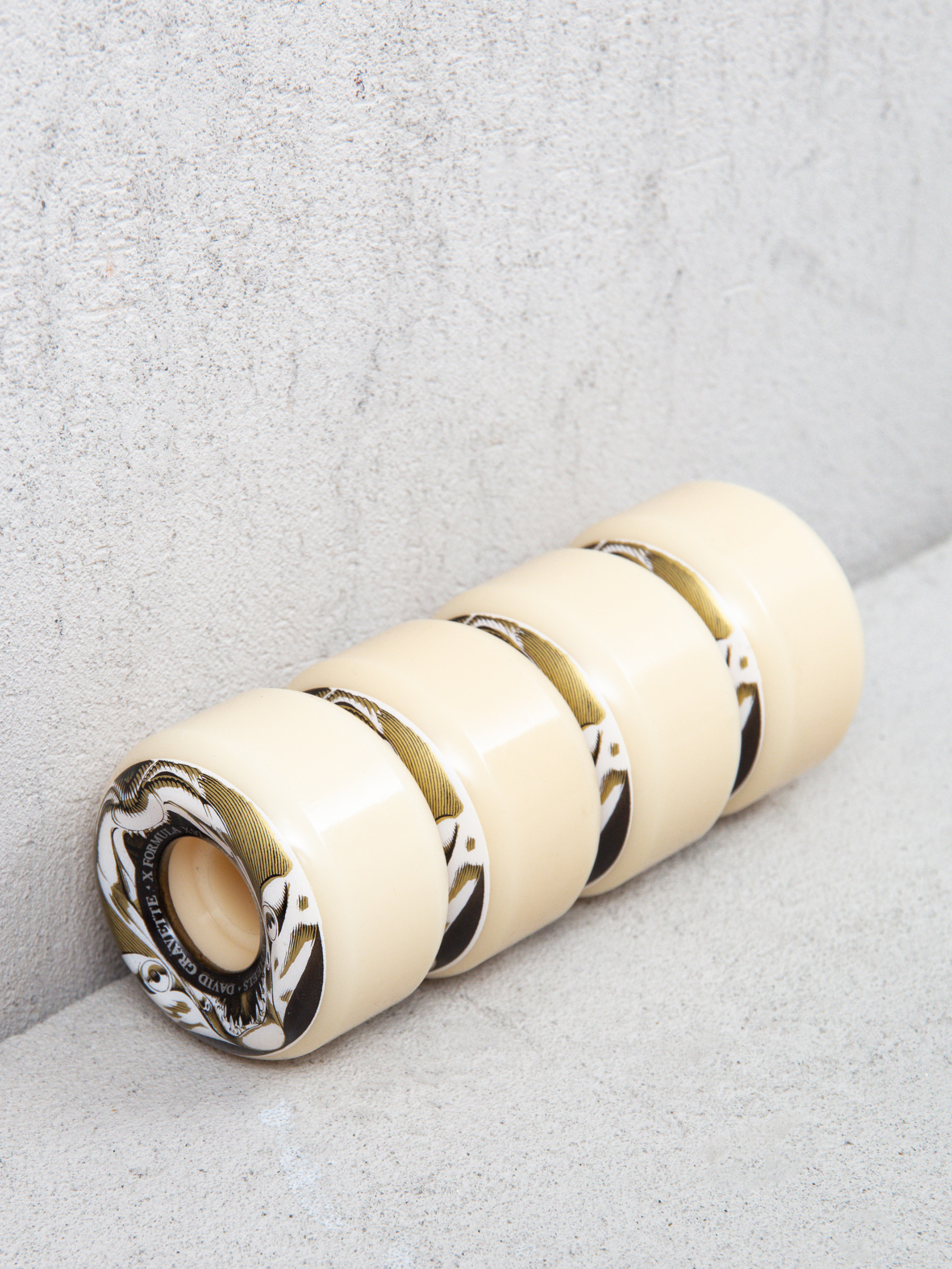 Kółka Bones X Formula Gravette Salmon Illa V6 Widecut 97A (gold/white/black)