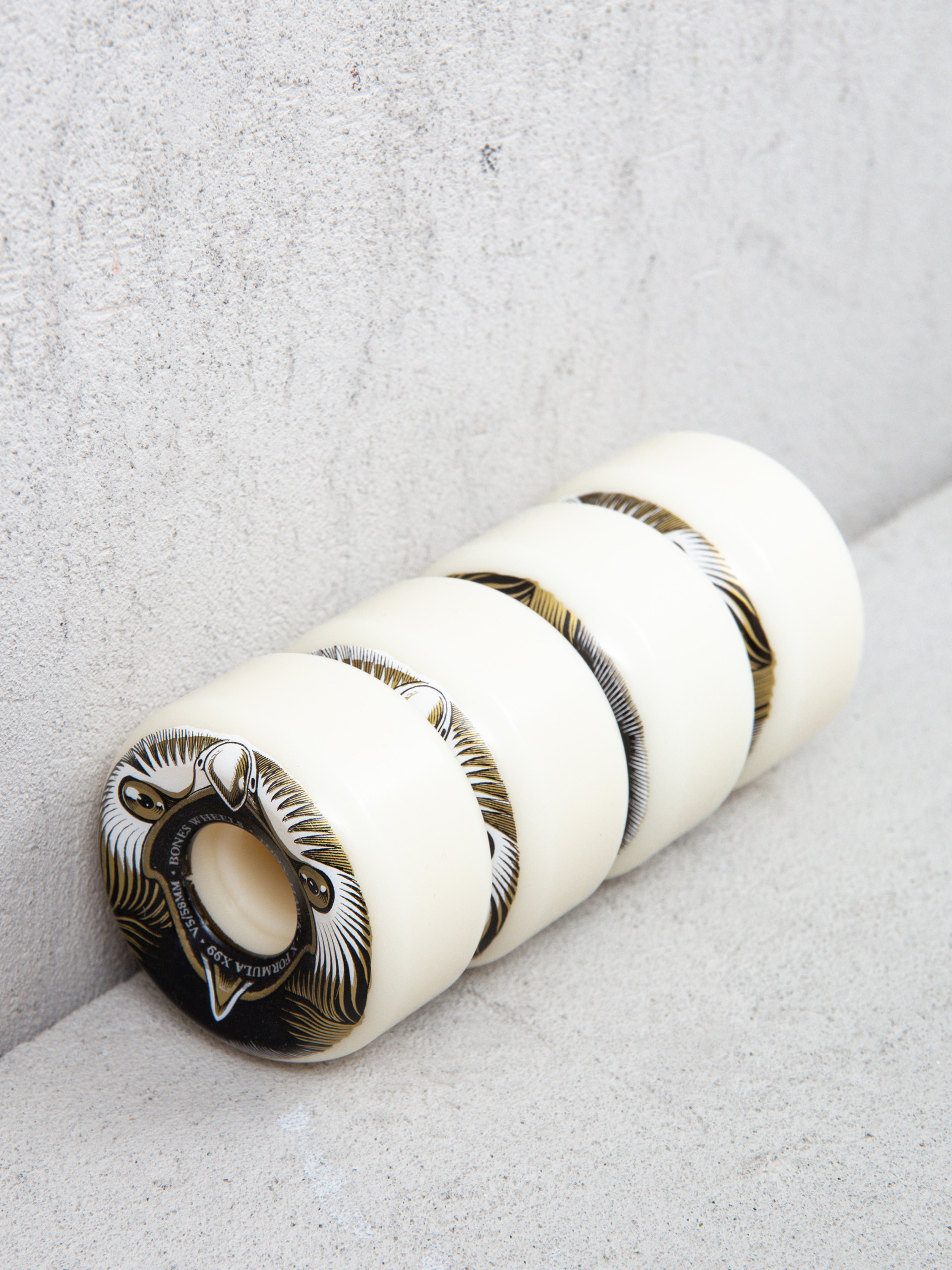 Kółka Bones X Formula Hawk Beak & Destroy V5 Sidecut 99A (natural/black/gold)