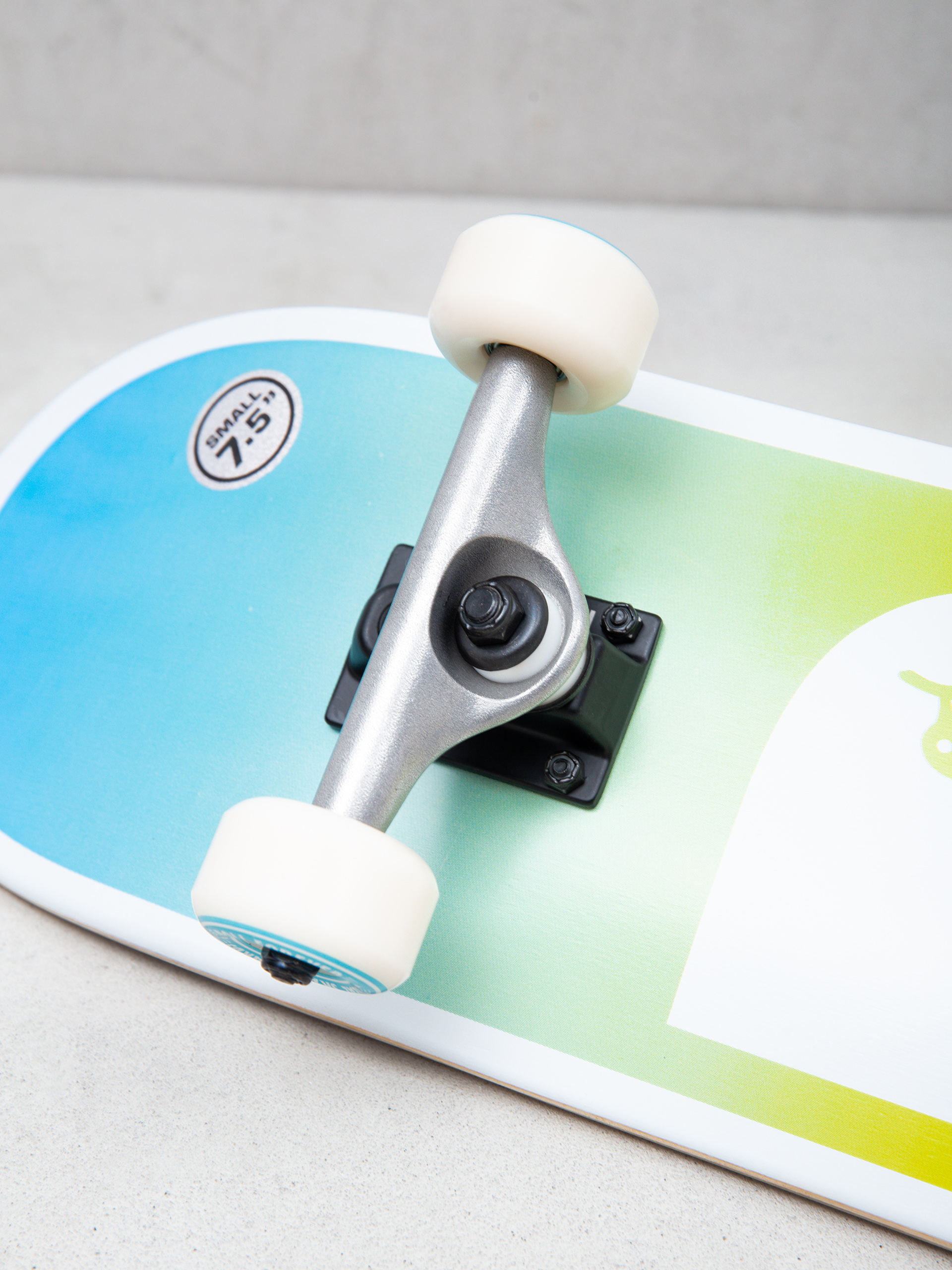 Deskorolka Real Be Free Fade (blue/yellow/pink)