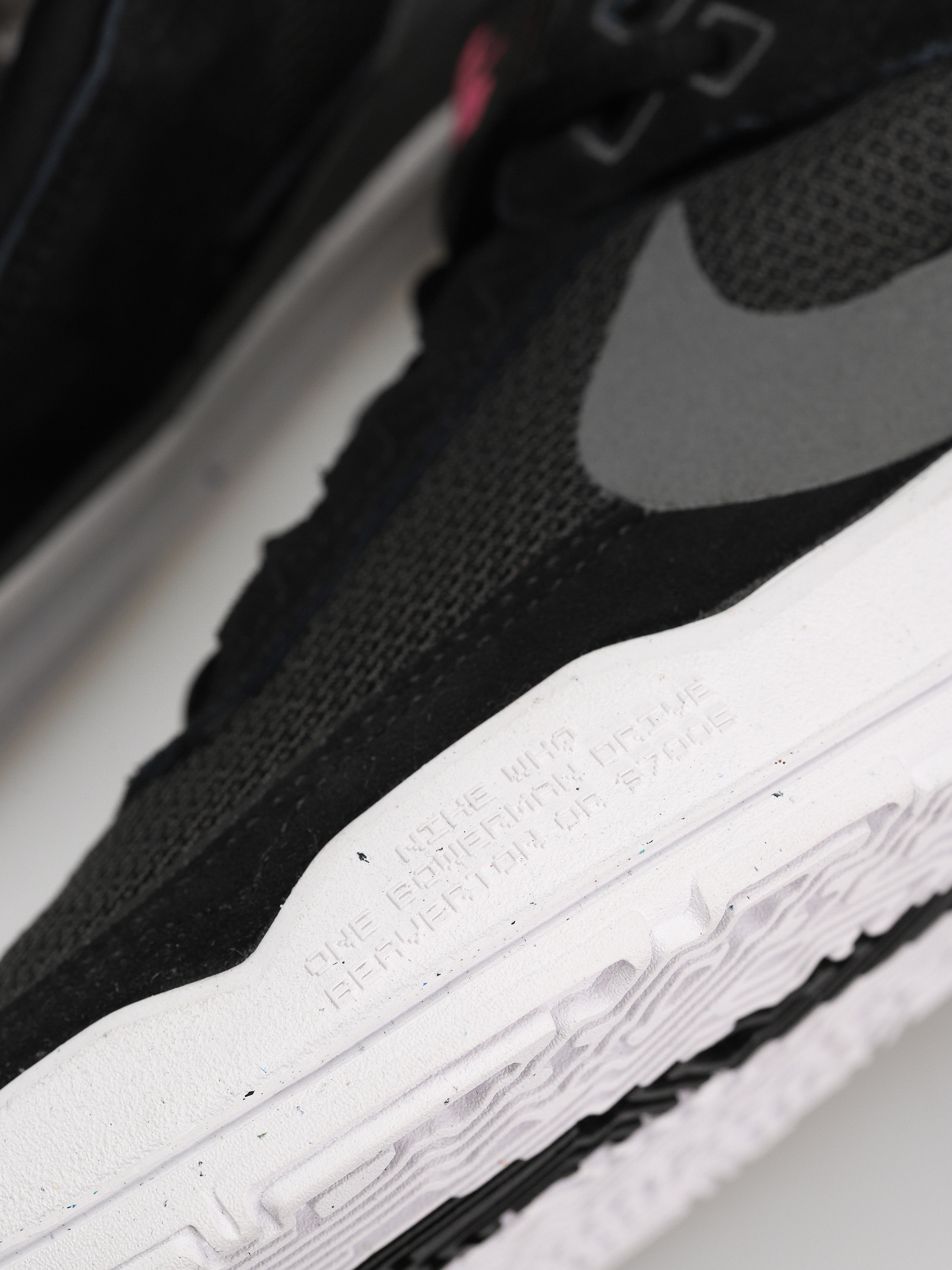 Buty Nike SB Day One JR (black/cool grey anthracite alchemy pink)