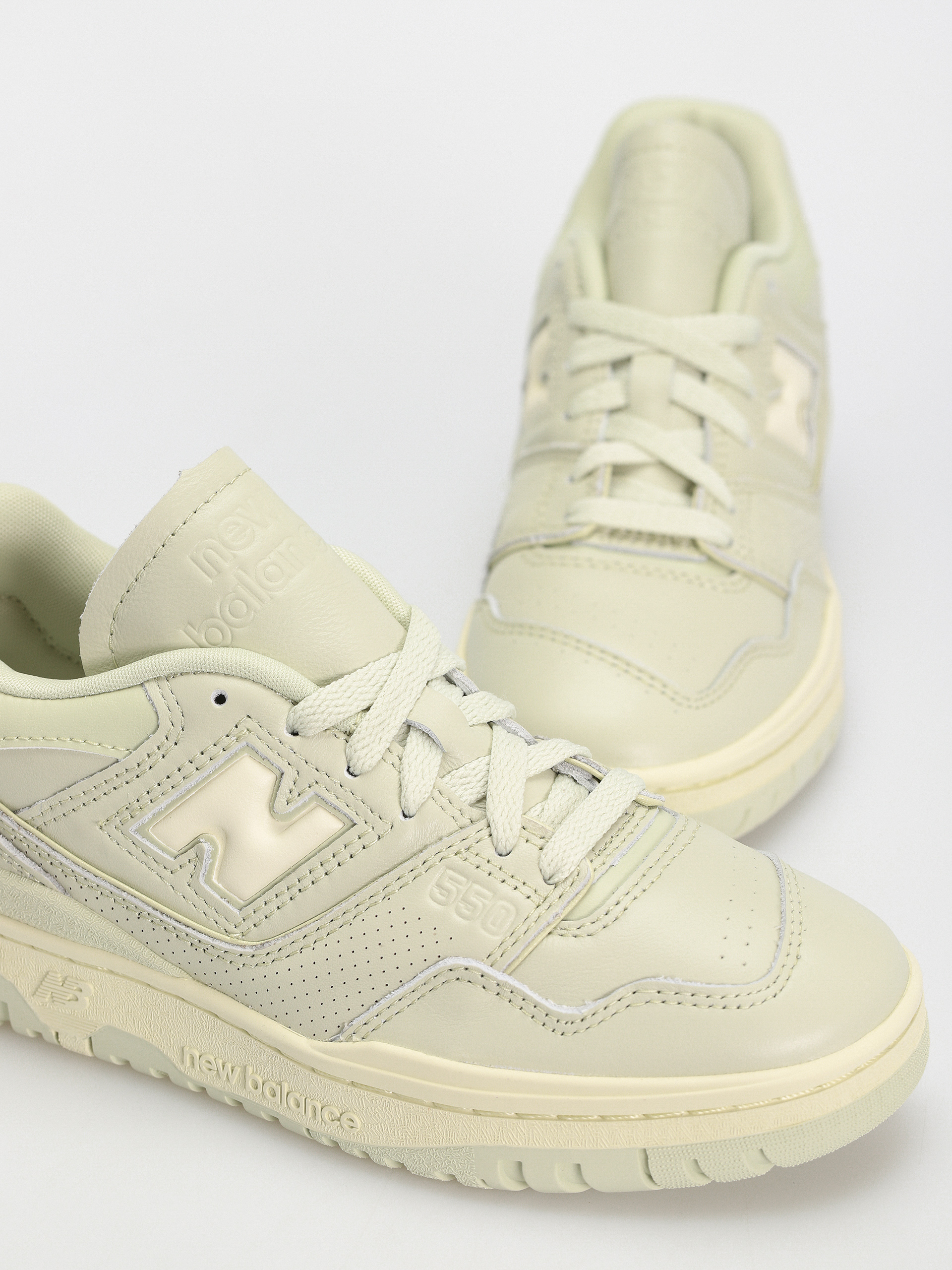 Buty New Balance 550 (salted green)