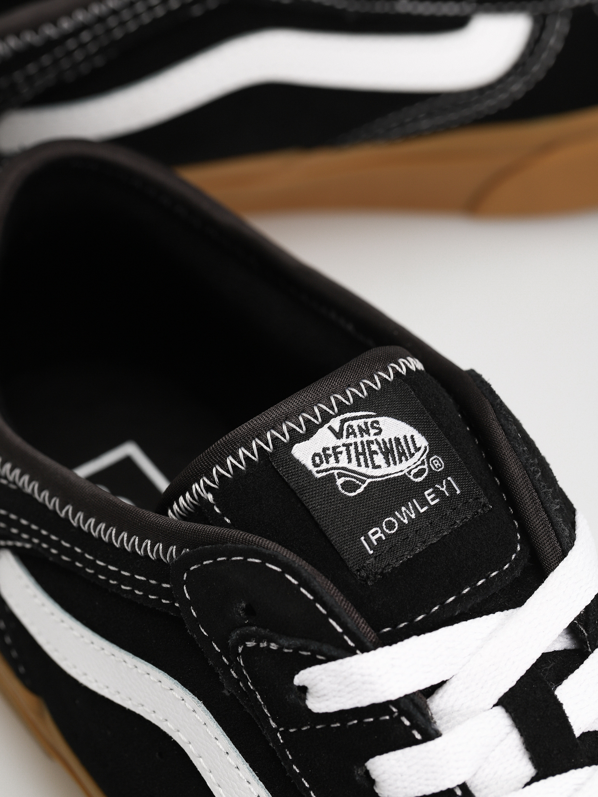 Buty Vans Rowley Classic (black/white/gum)