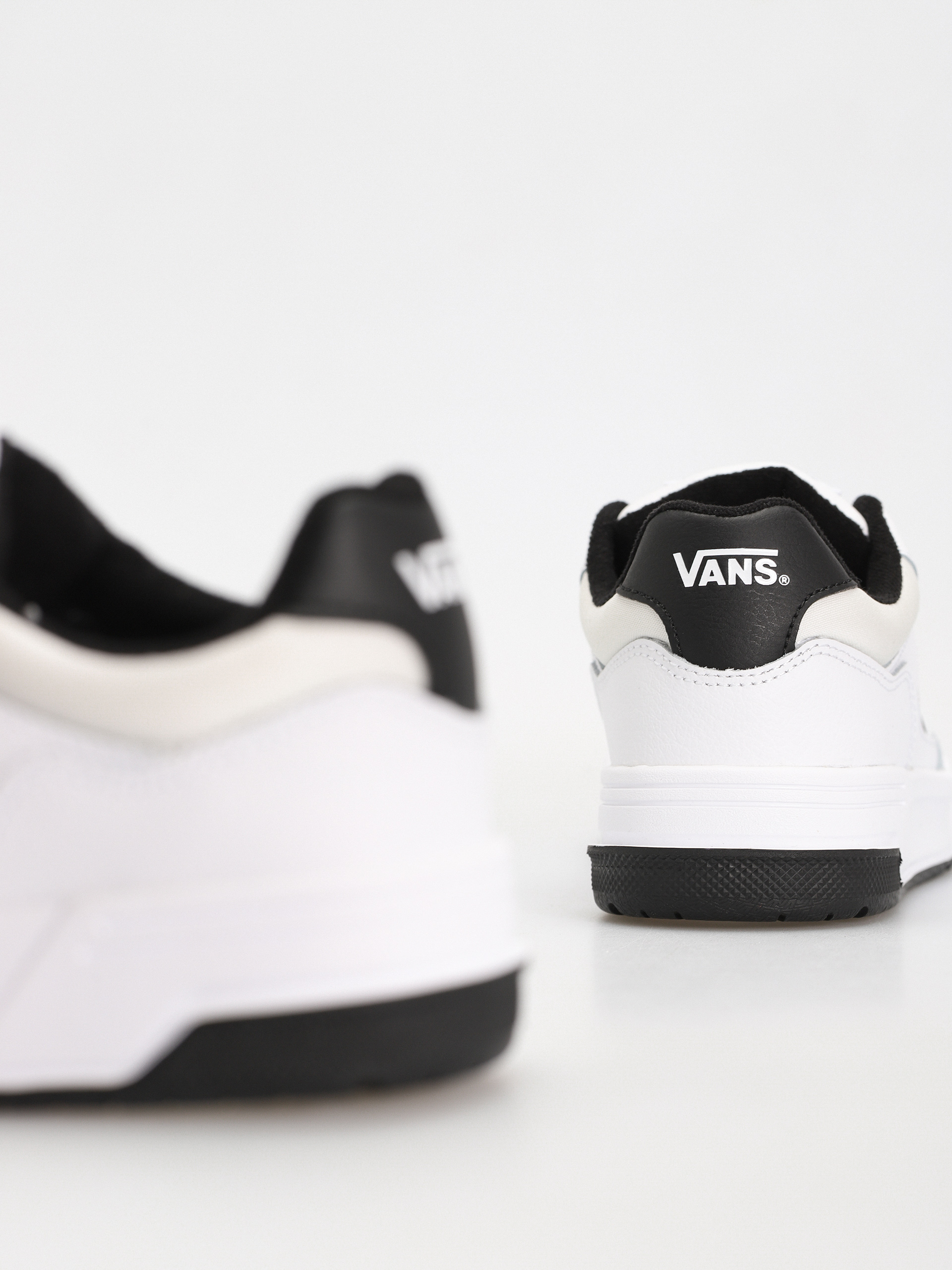 Buty Vans Upland (white/black)
