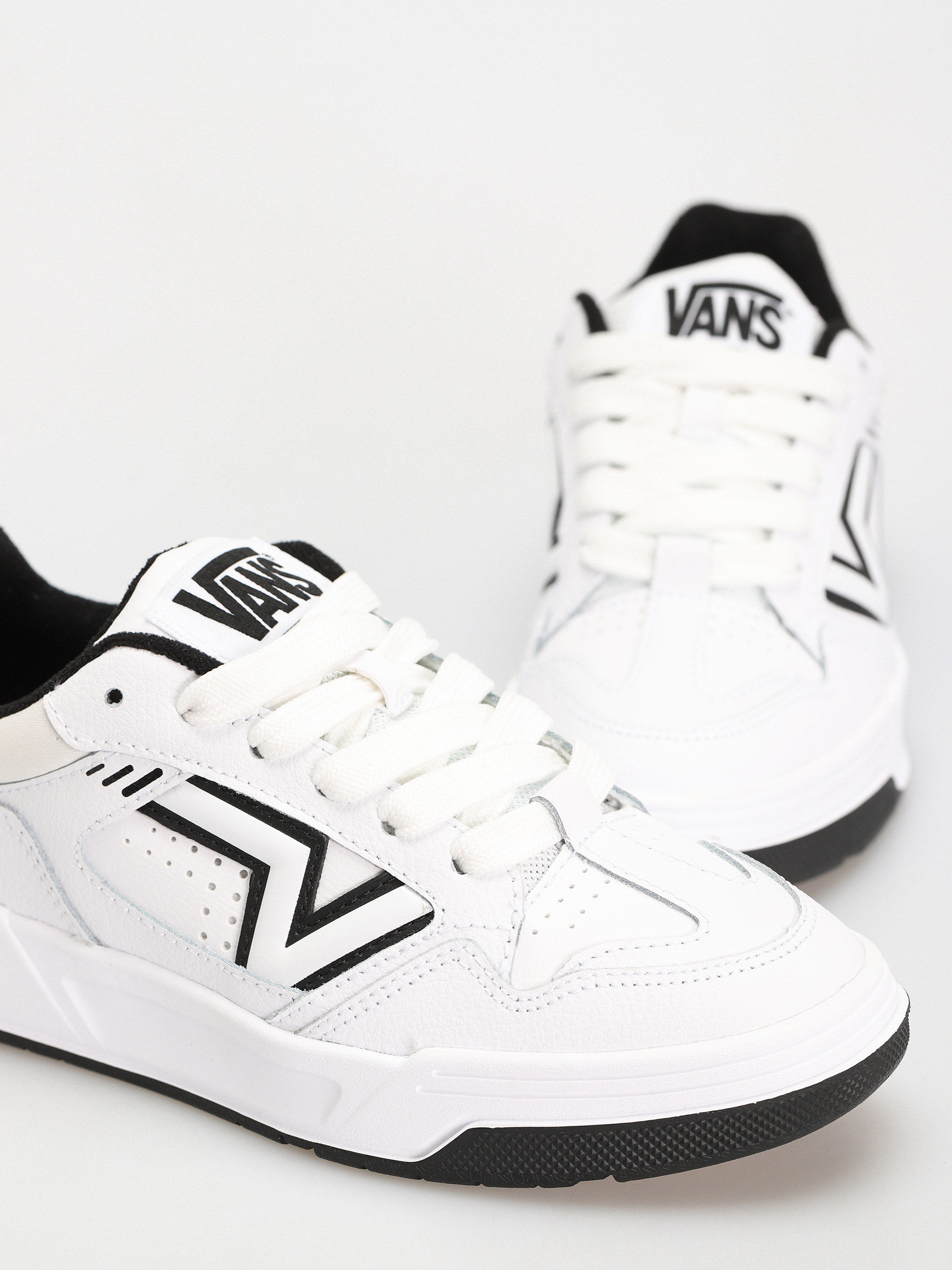 Buty Vans Upland (white/black)