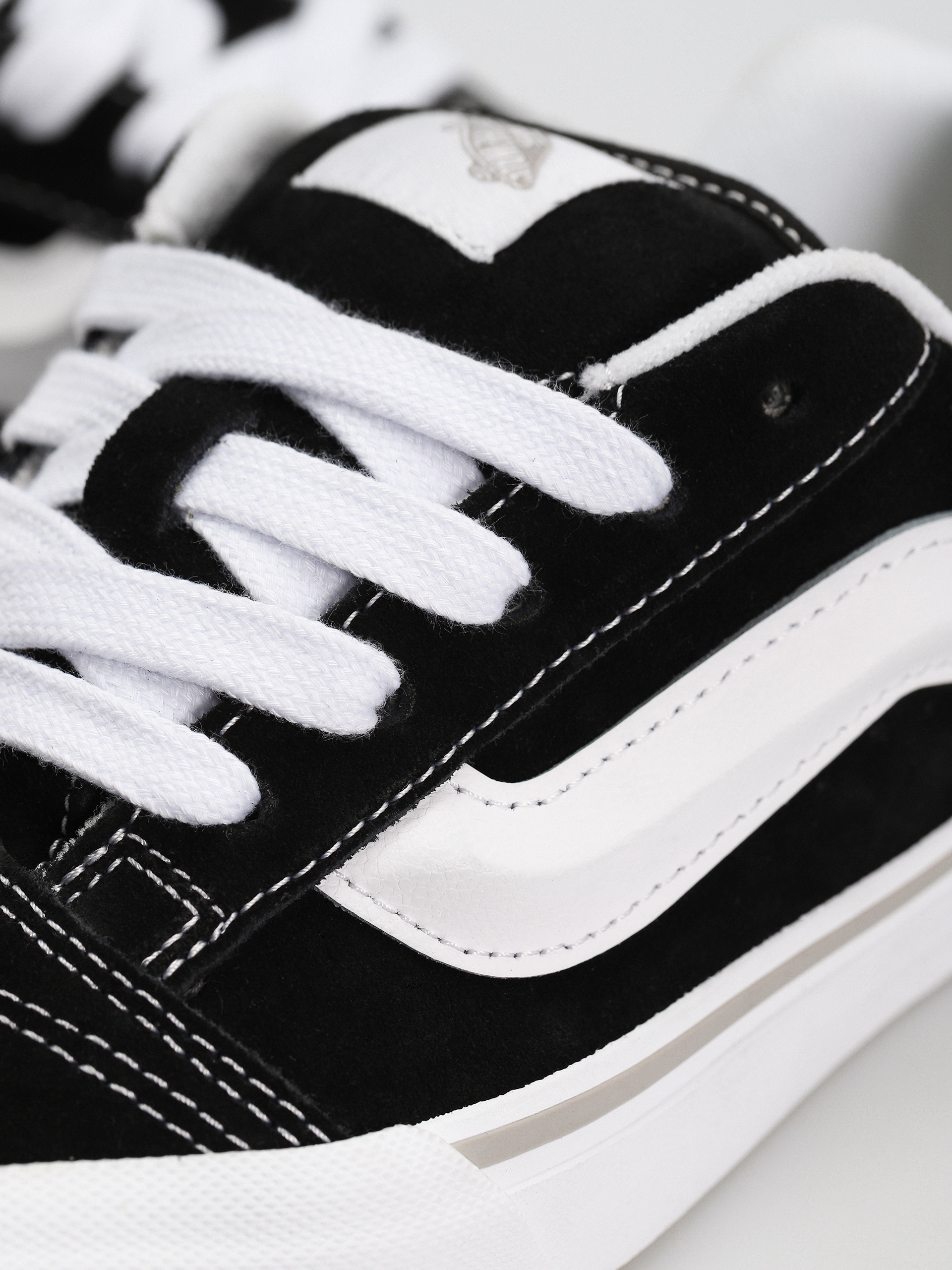 Buty dziecięce Vans Knu Skool JR (black/white)