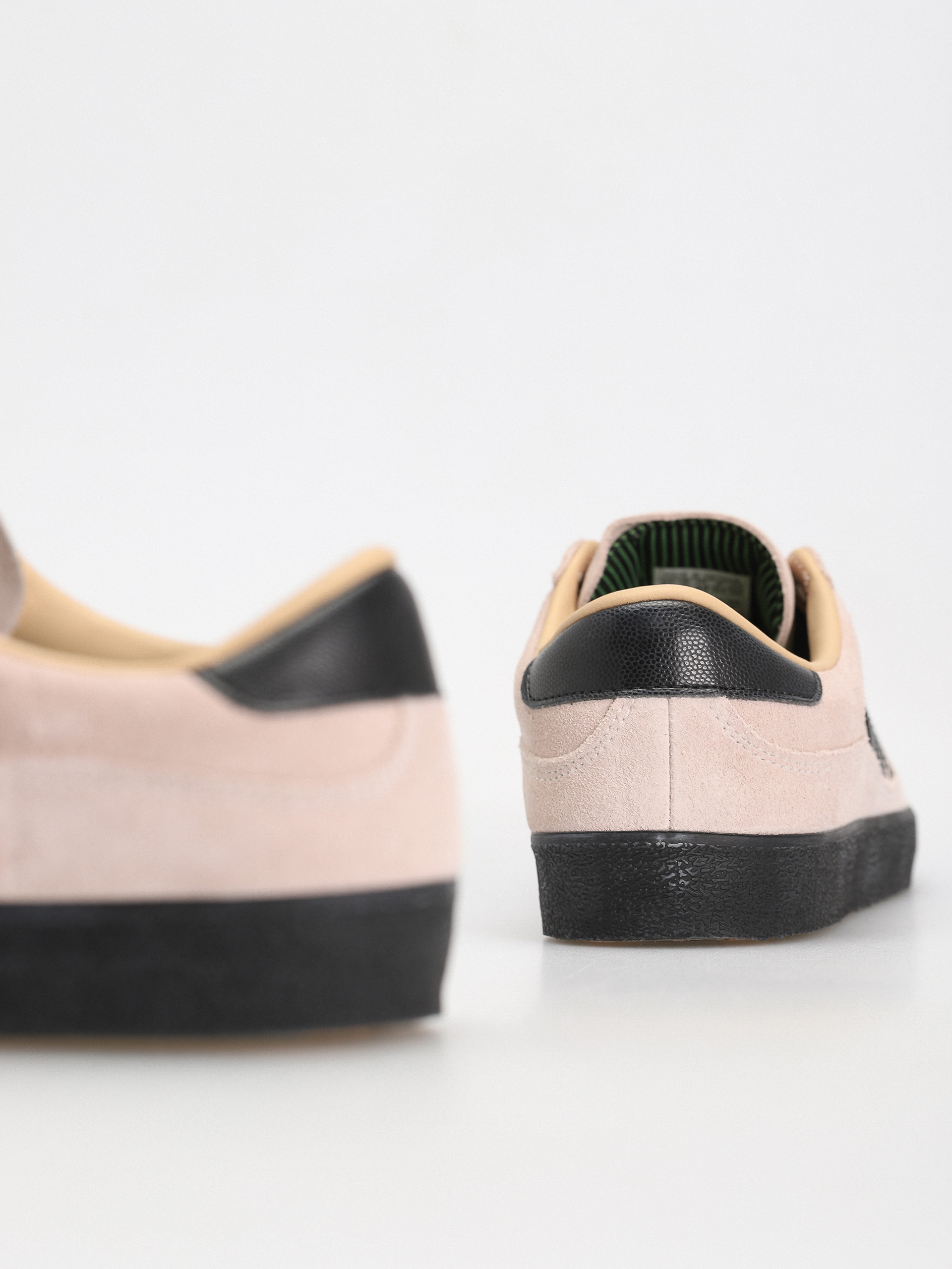 Buty adidas Puig INDOOR (wonqua/cblack/cwhite)