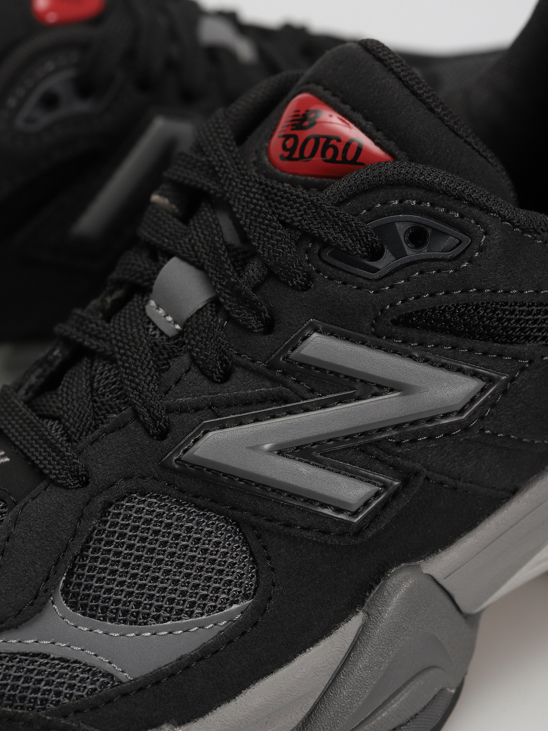Buty New Balance 9060 JR (black)