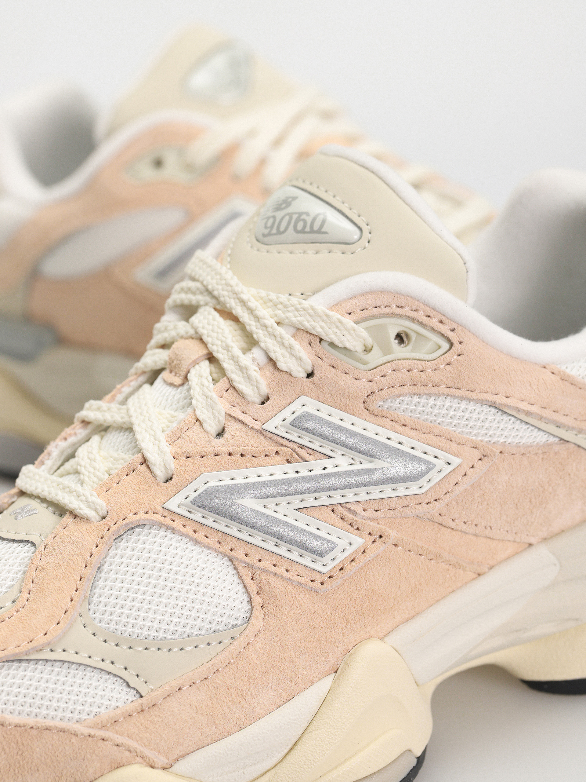 Buty New Balance 9060 (vintage rose)