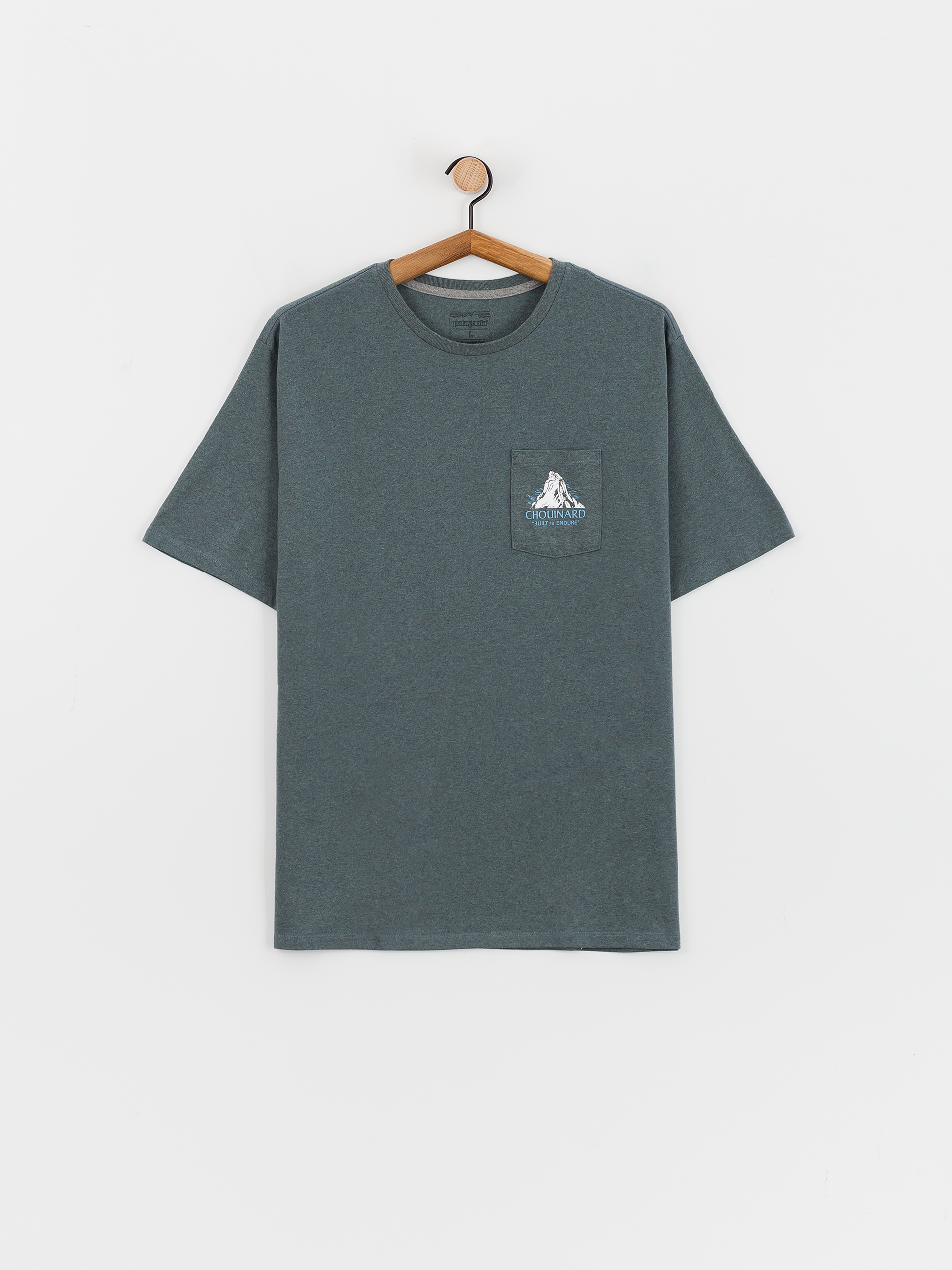 T-shirt Patagonia Chouinard Crest Pocket Responsibili (nouveau green)