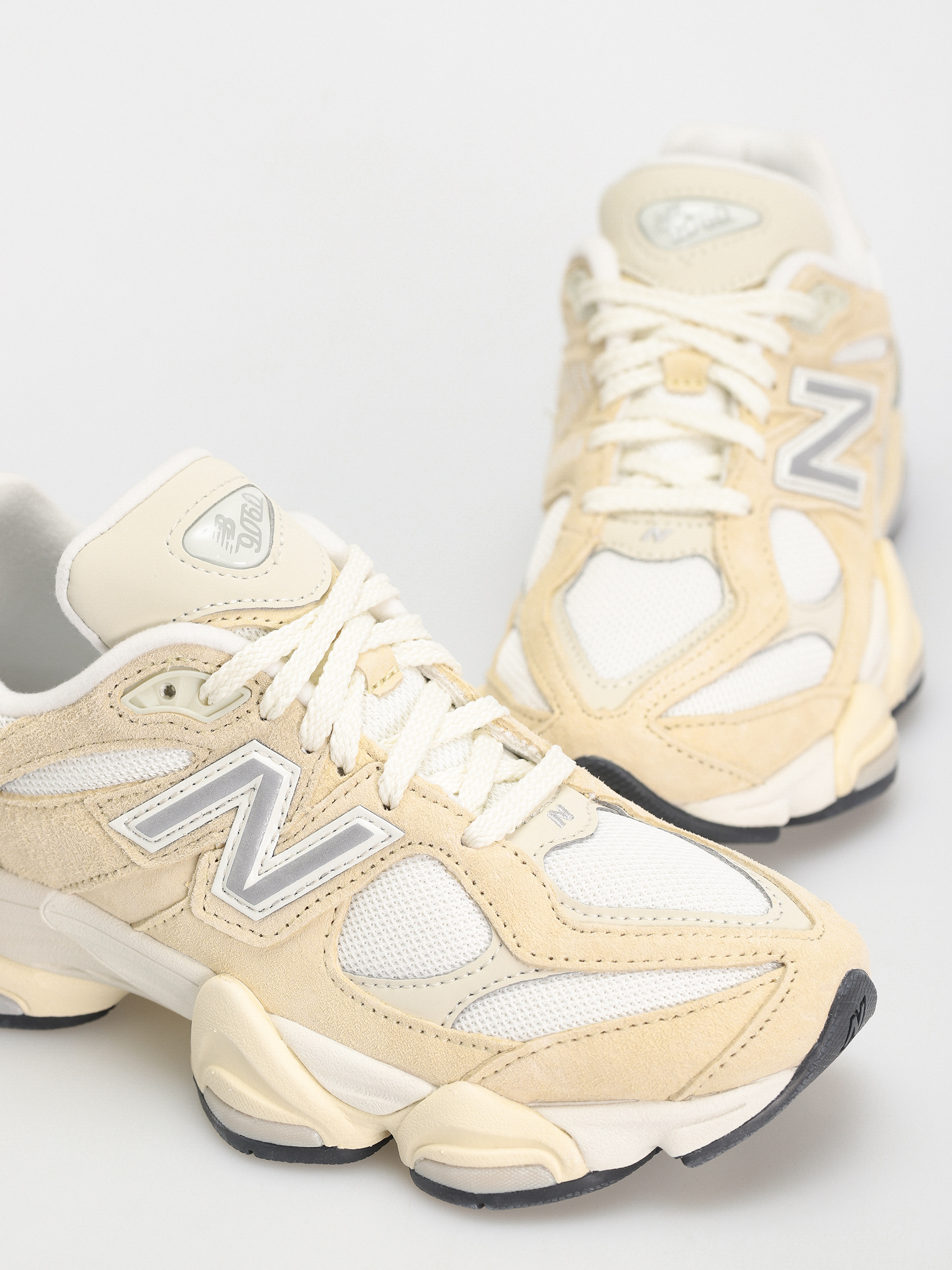 Buty New Balance 9060 (calcium)