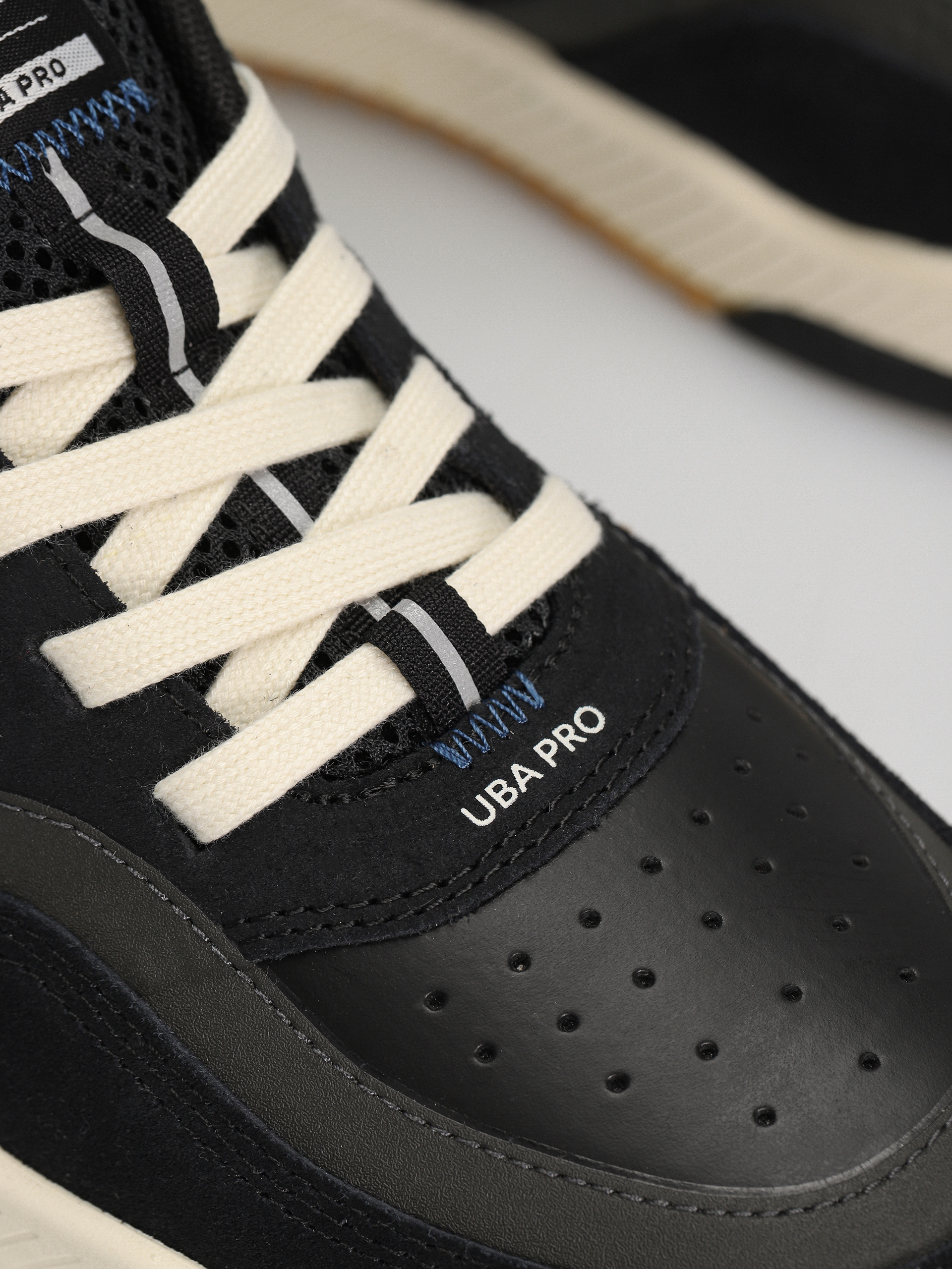 Buty Cariuma UBA PRO (black/red & ivory)