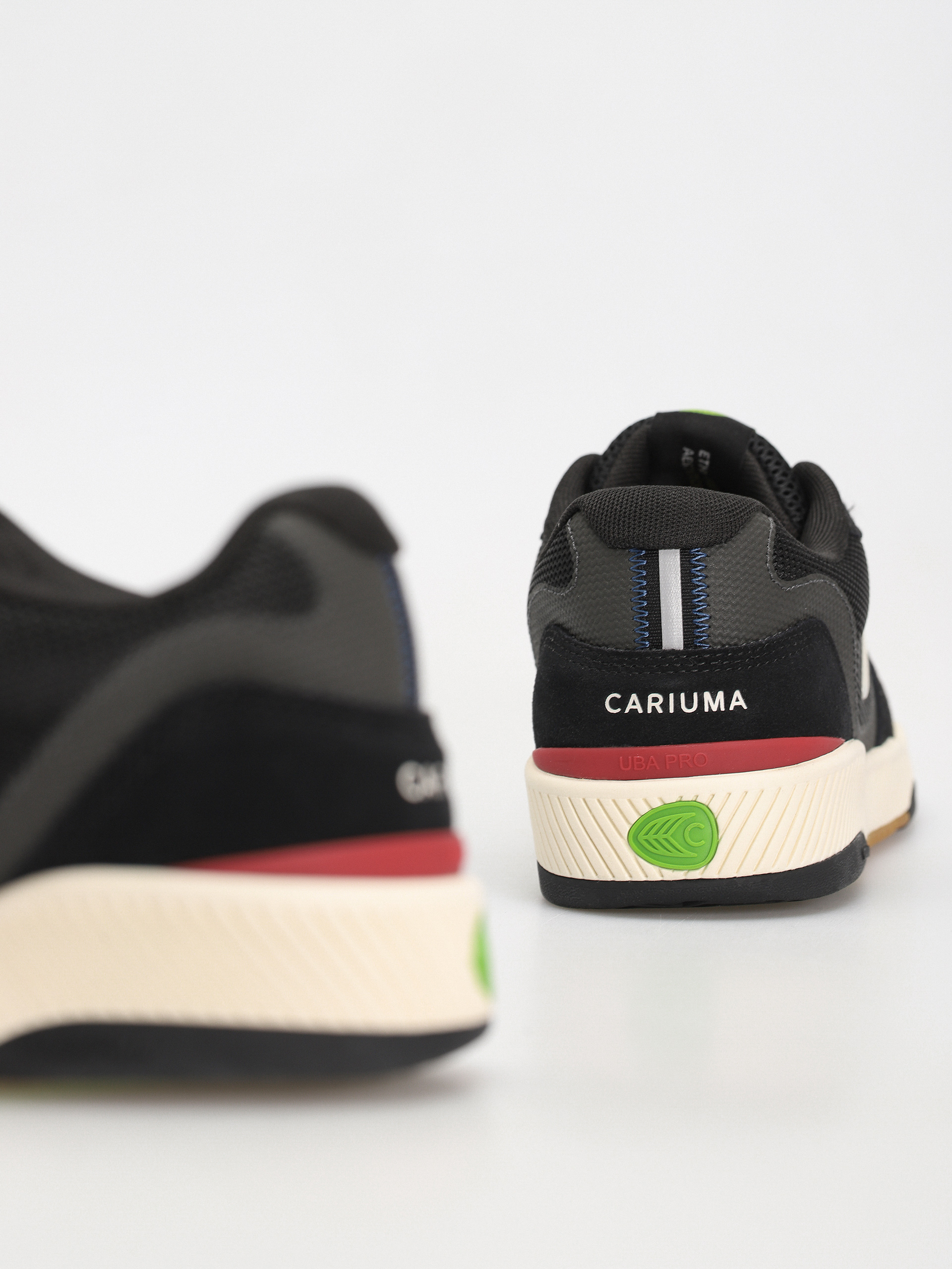 Buty Cariuma UBA PRO (black/red & ivory)