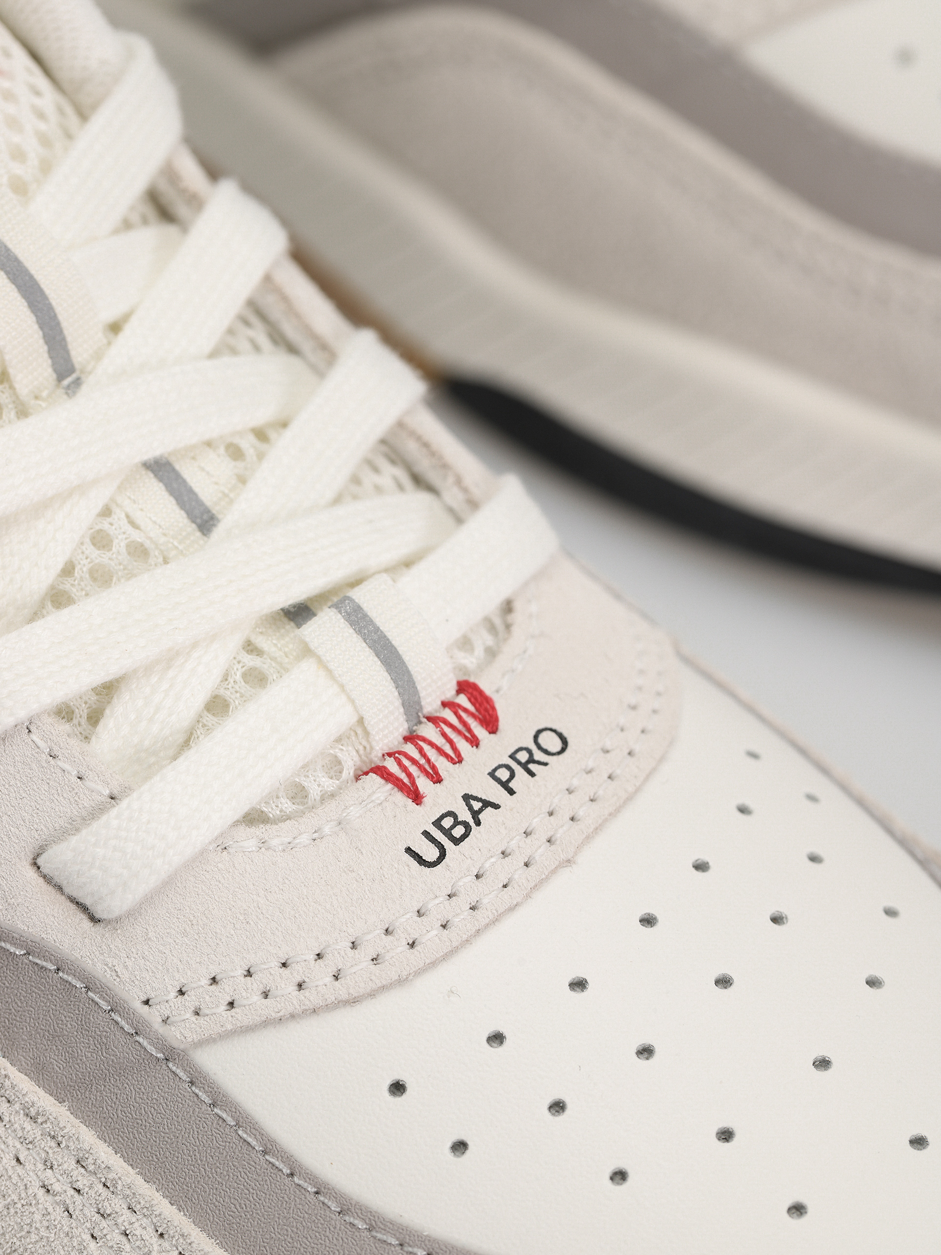 Buty Cariuma UBA PRO (smoke white/red & black)