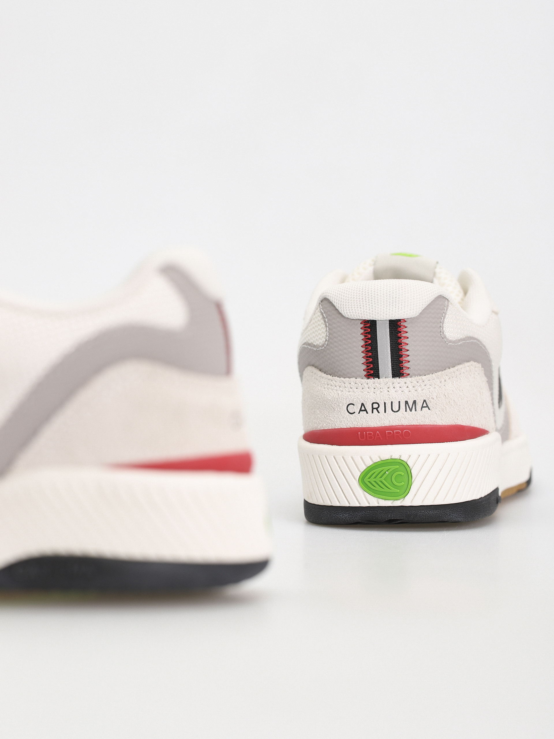 Buty Cariuma UBA PRO (smoke white/red & black)
