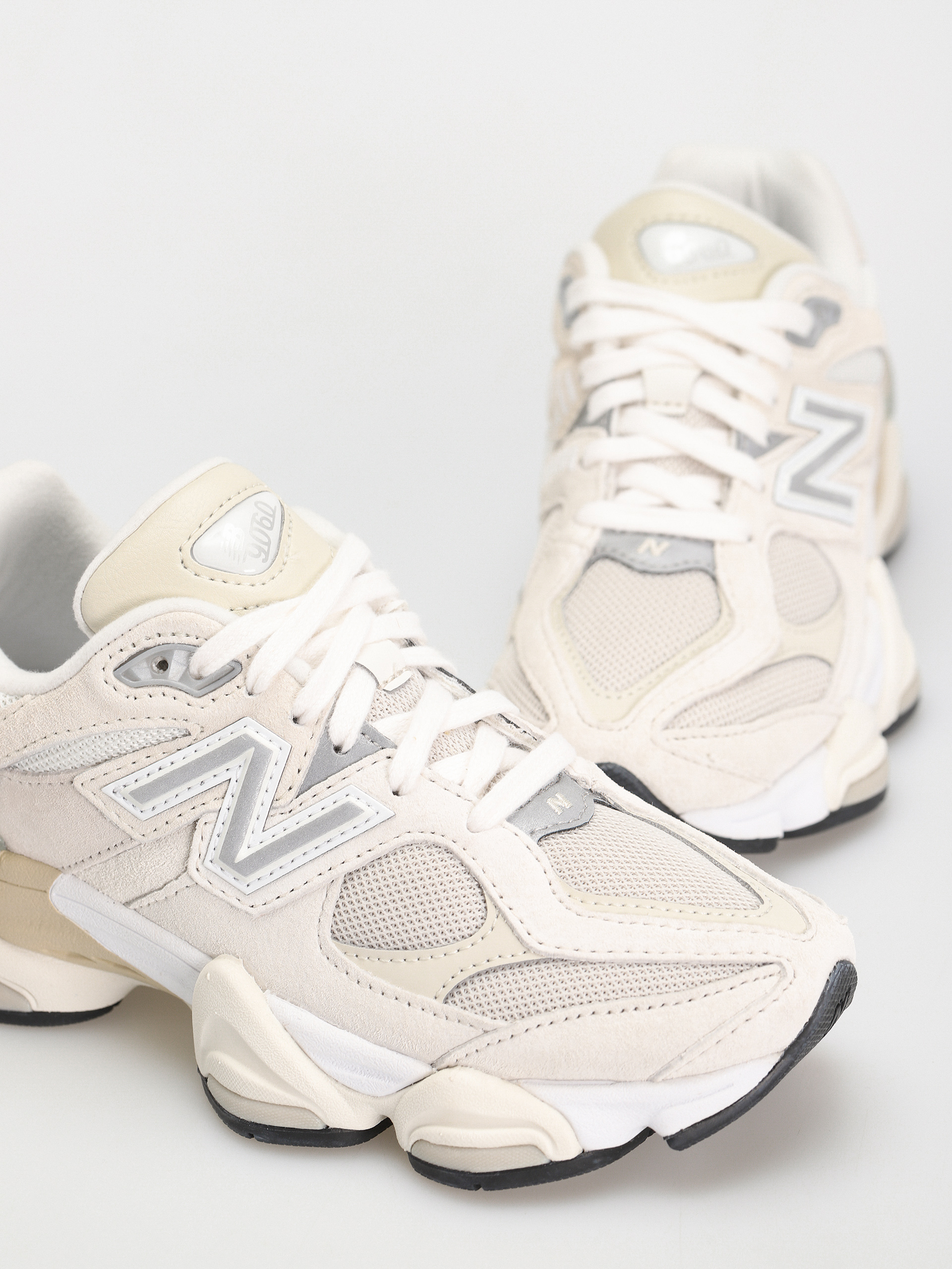 Buty New Balance 9060 (sea salt moonbeam)