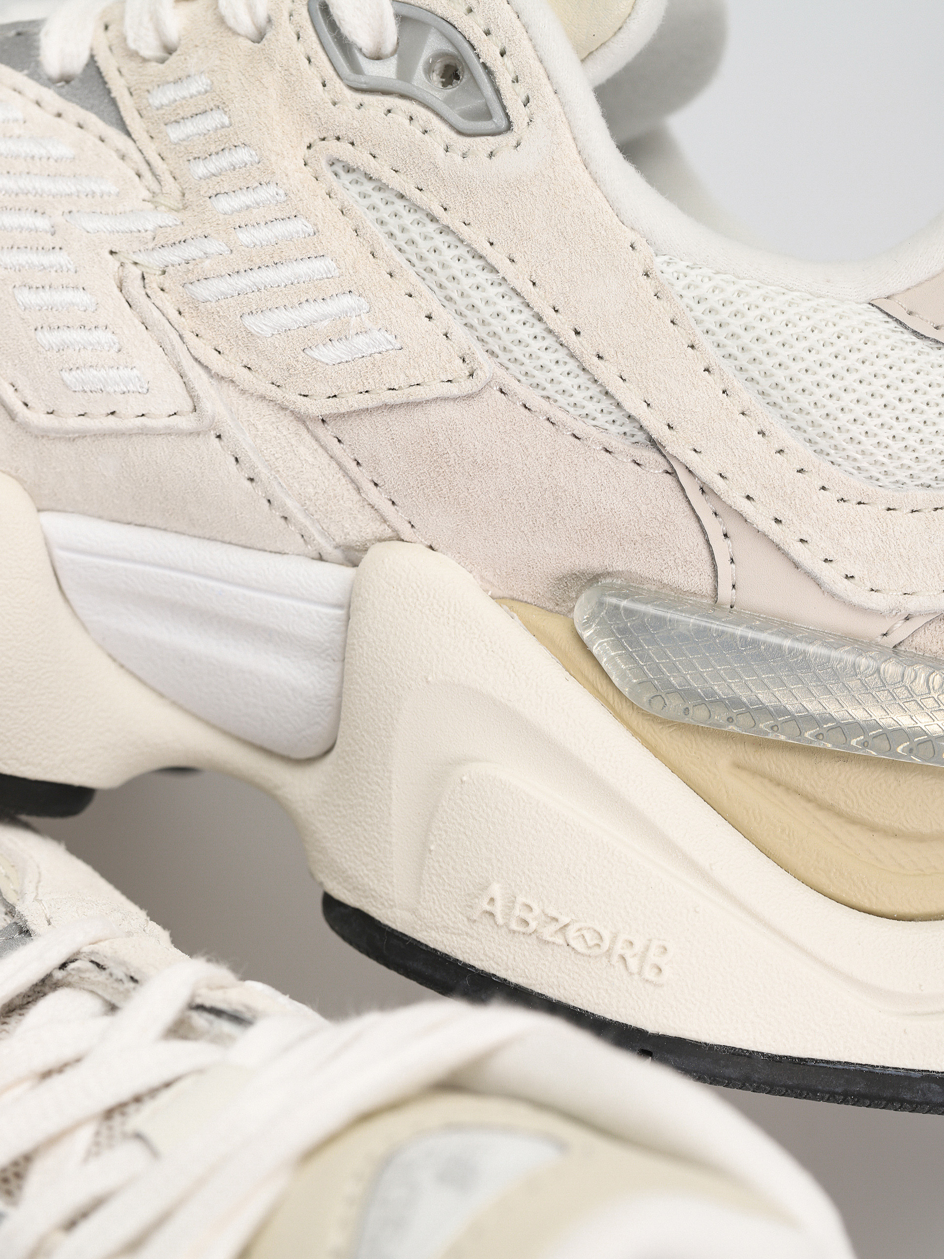 Buty New Balance 9060 (sea salt moonbeam)