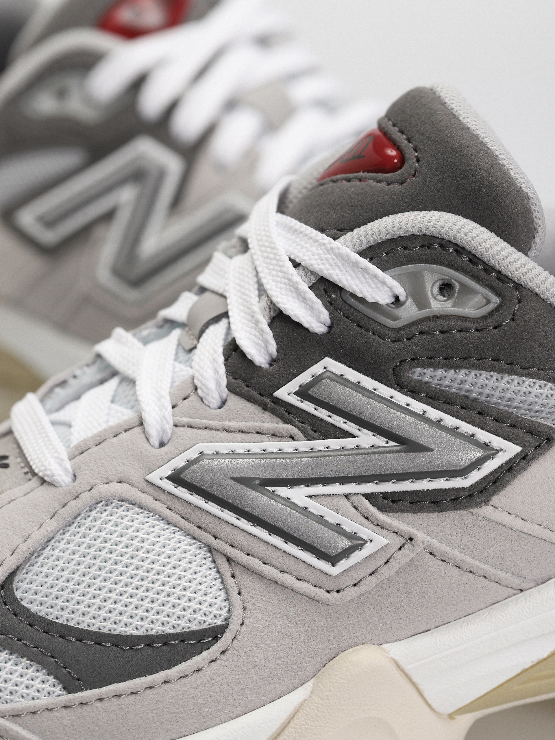 Buty New Balance 9060 JR (raincloud)