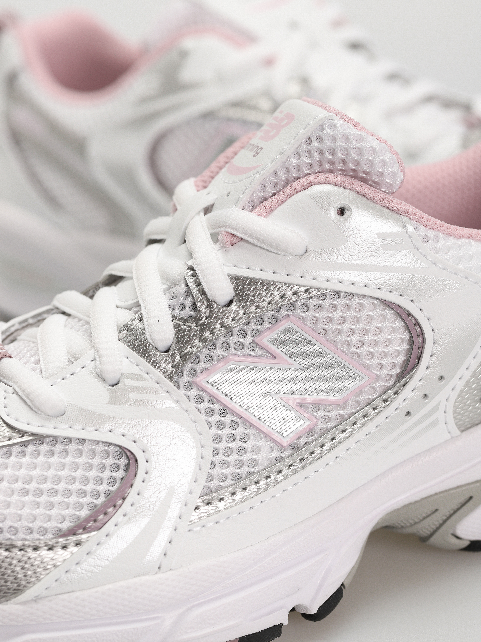 Buty New Balance 530 JR (white silver pink)