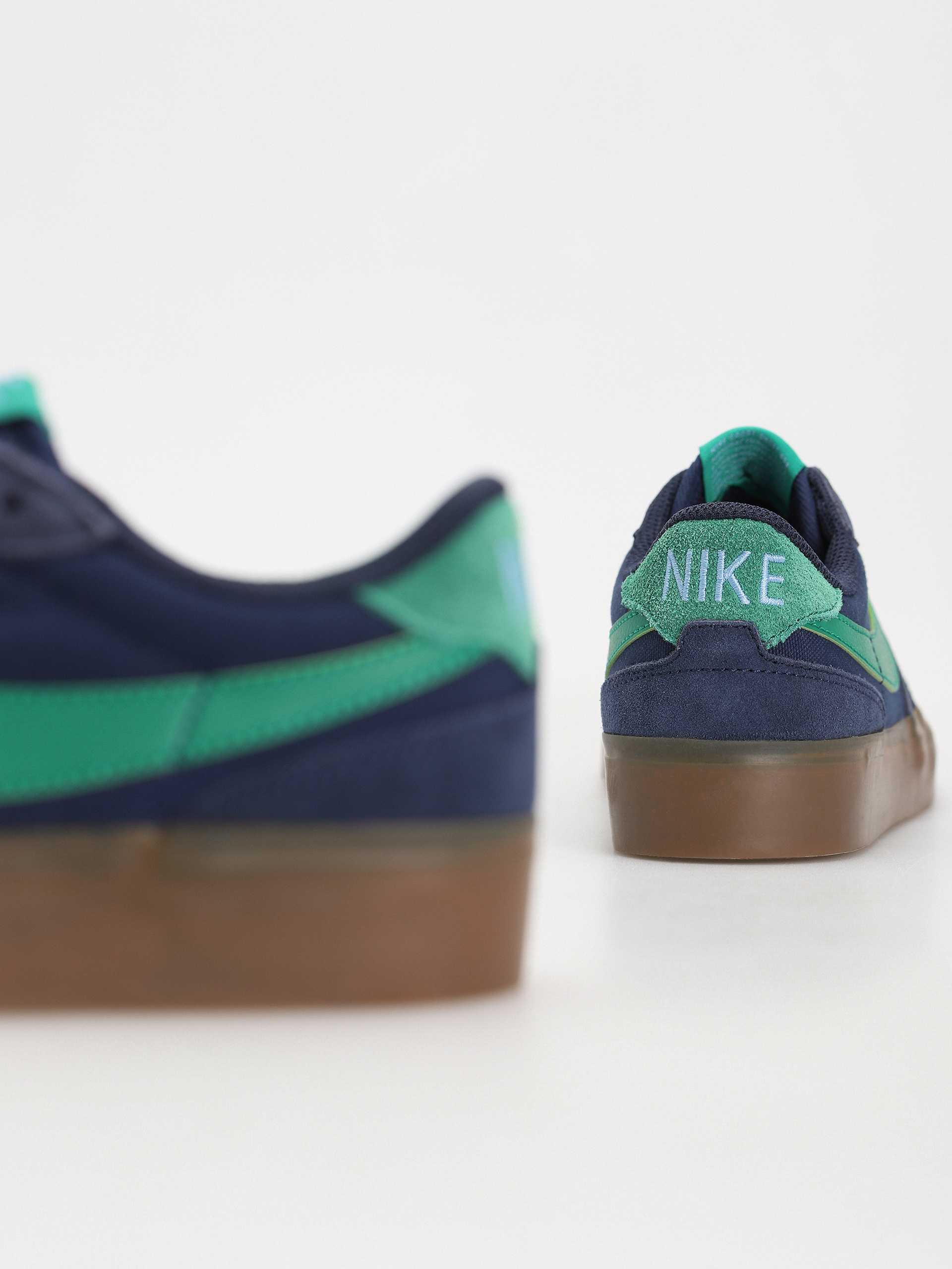 Buty Nike SB Zoom Pogo Plus (midnight navy/malachite obsidian)