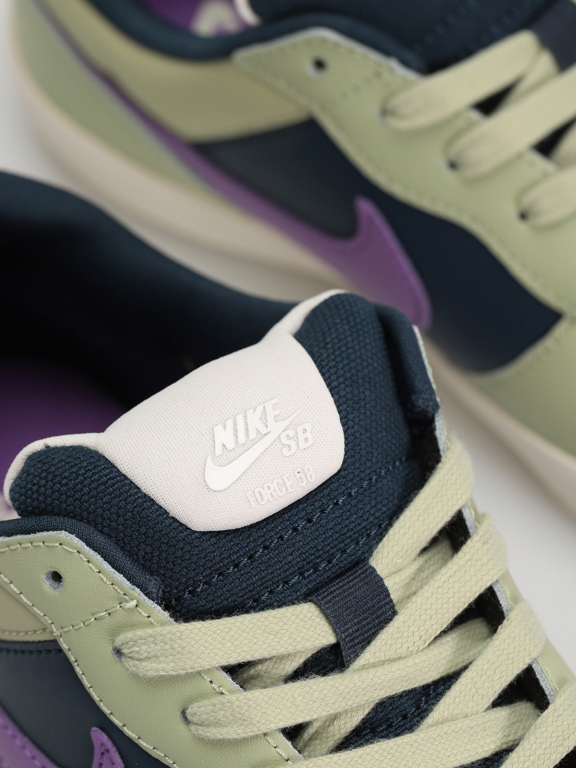 Buty Nike SB Force 58 Premium (olive aura/black raspberry armory navy)