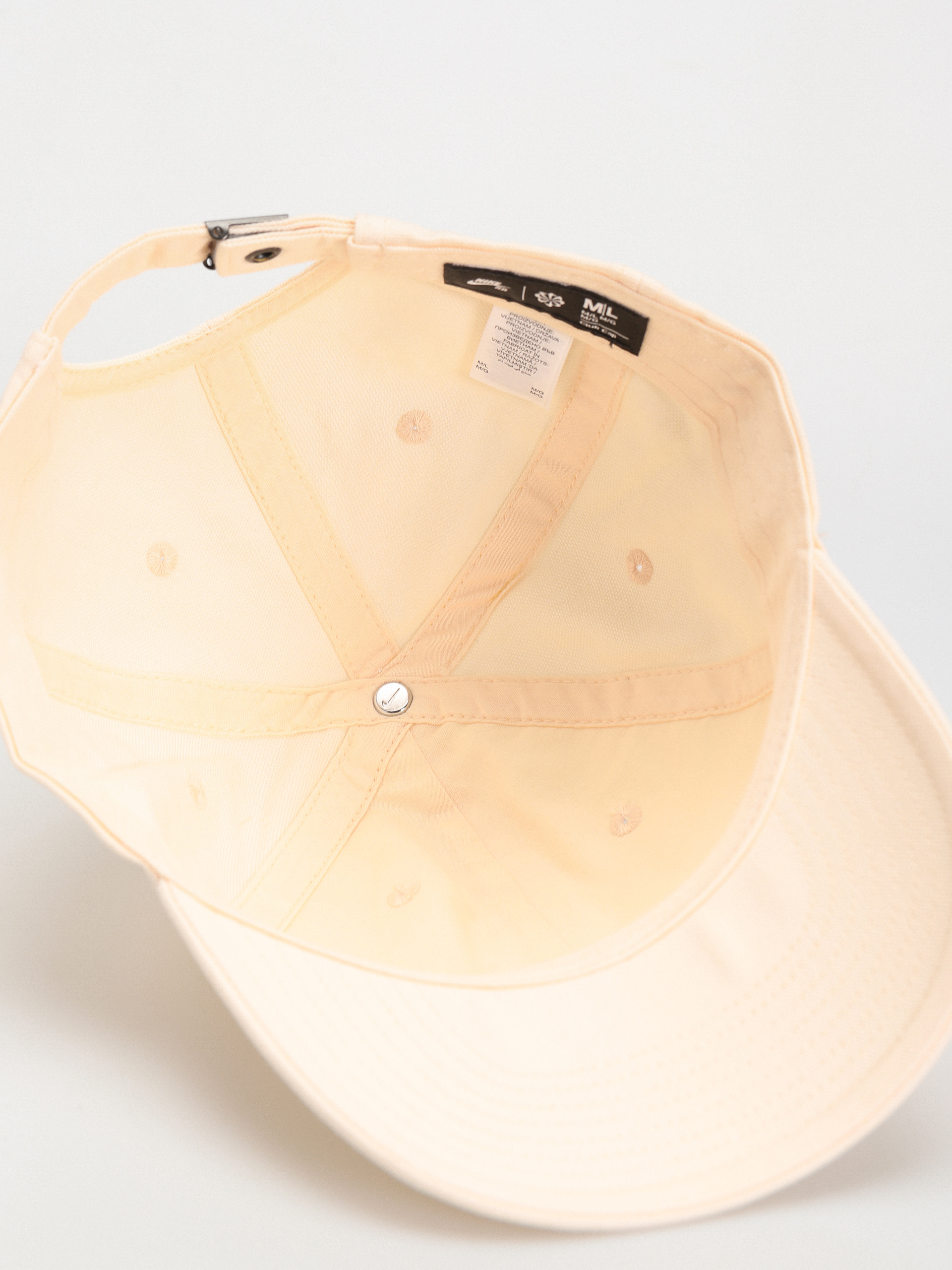 Czapka z daszkiem Nike SB Club (guava ice/neutral olive)