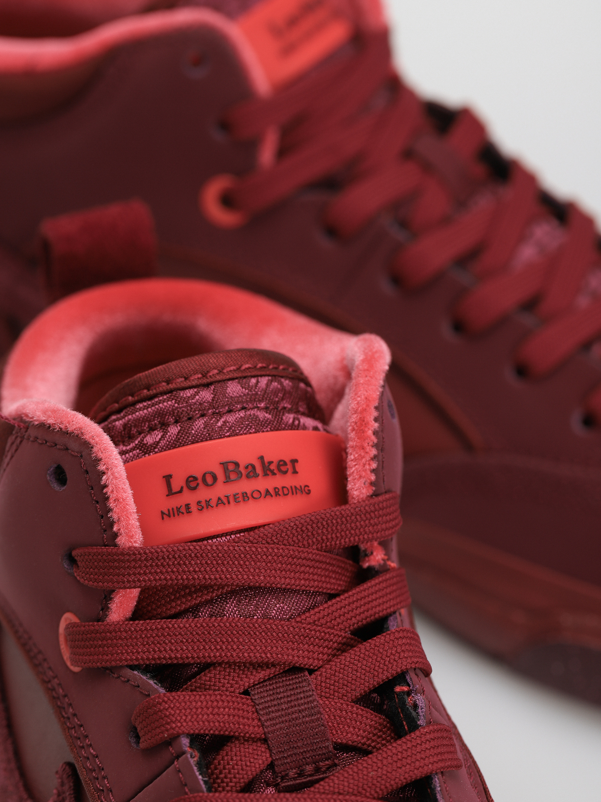 Buty Nike SB React Leo Prm (dark beetroot/dark beetroot team red)