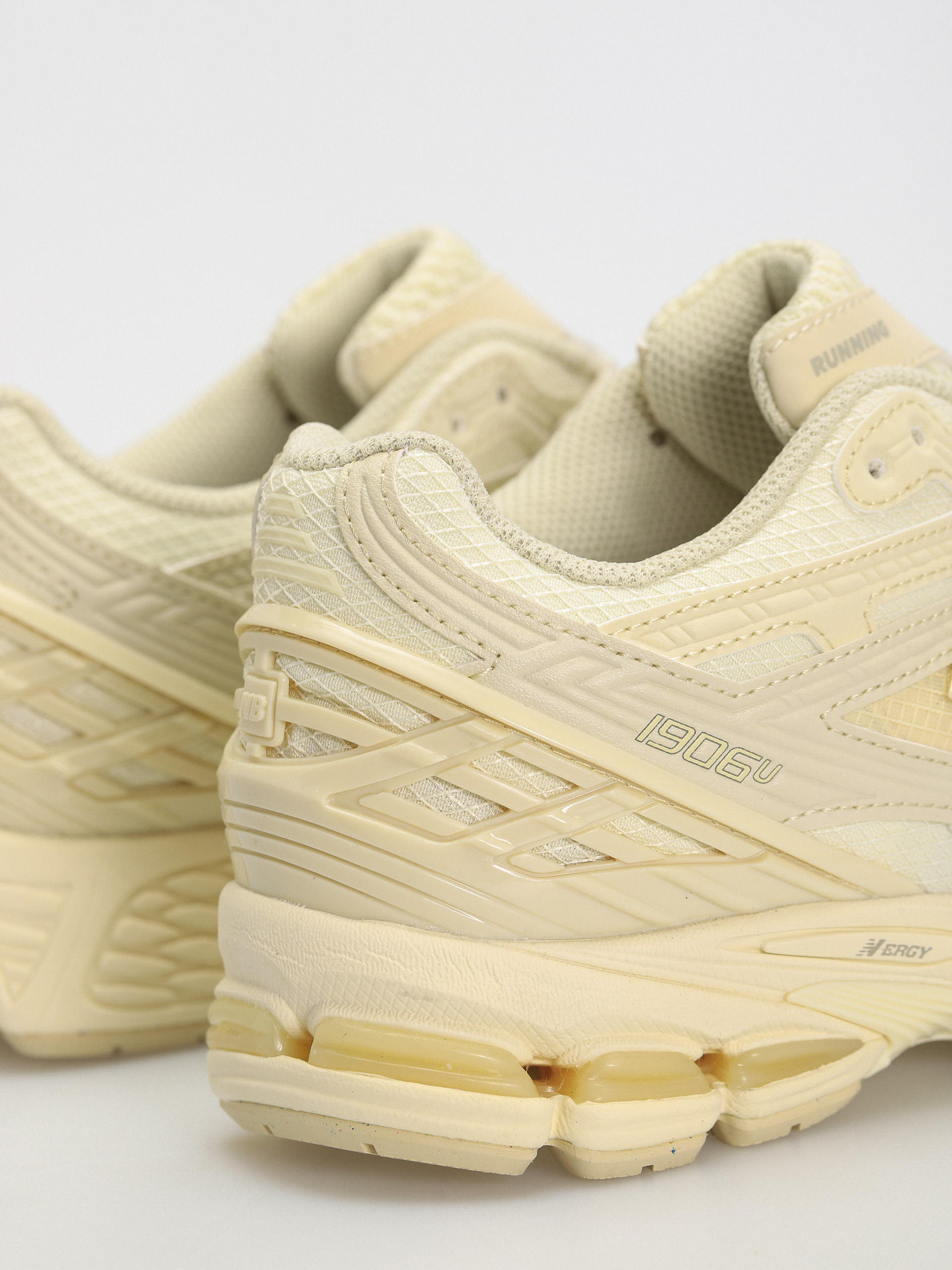 Buty New Balance 1906 (beige)