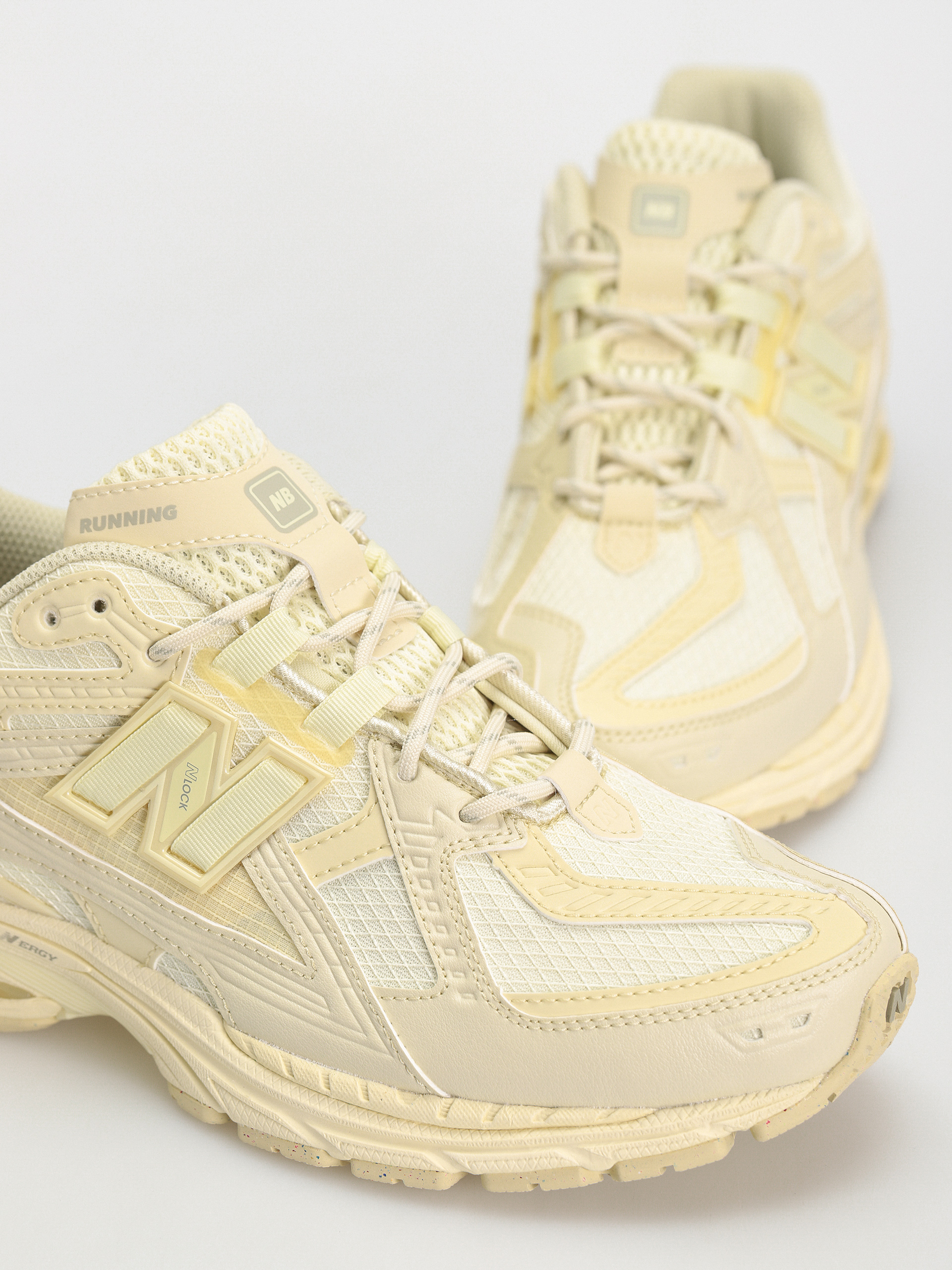 Buty New Balance 1906 (beige)