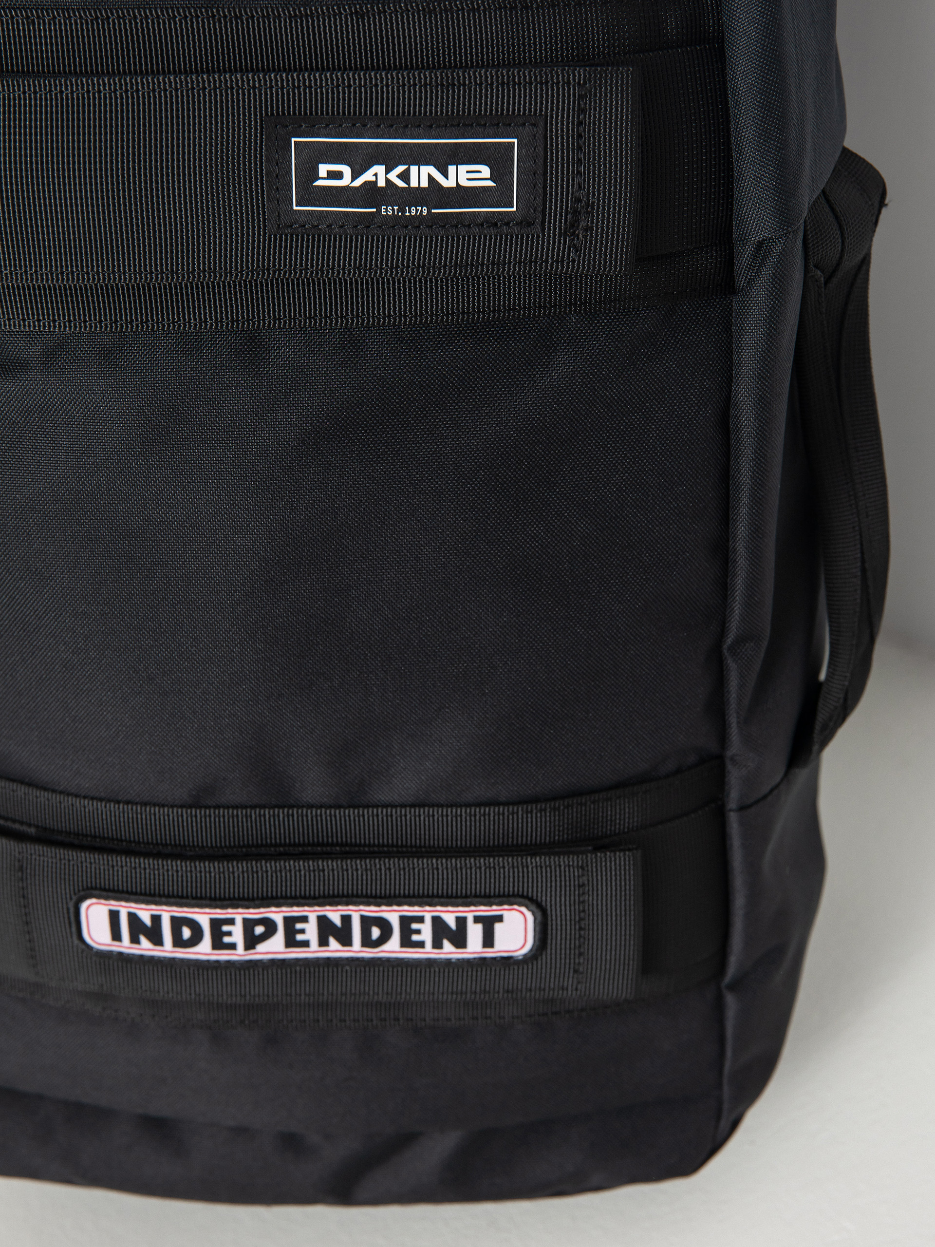 Plecak Dakine X Independent  Mission Street Pack Dlx 32L (black)