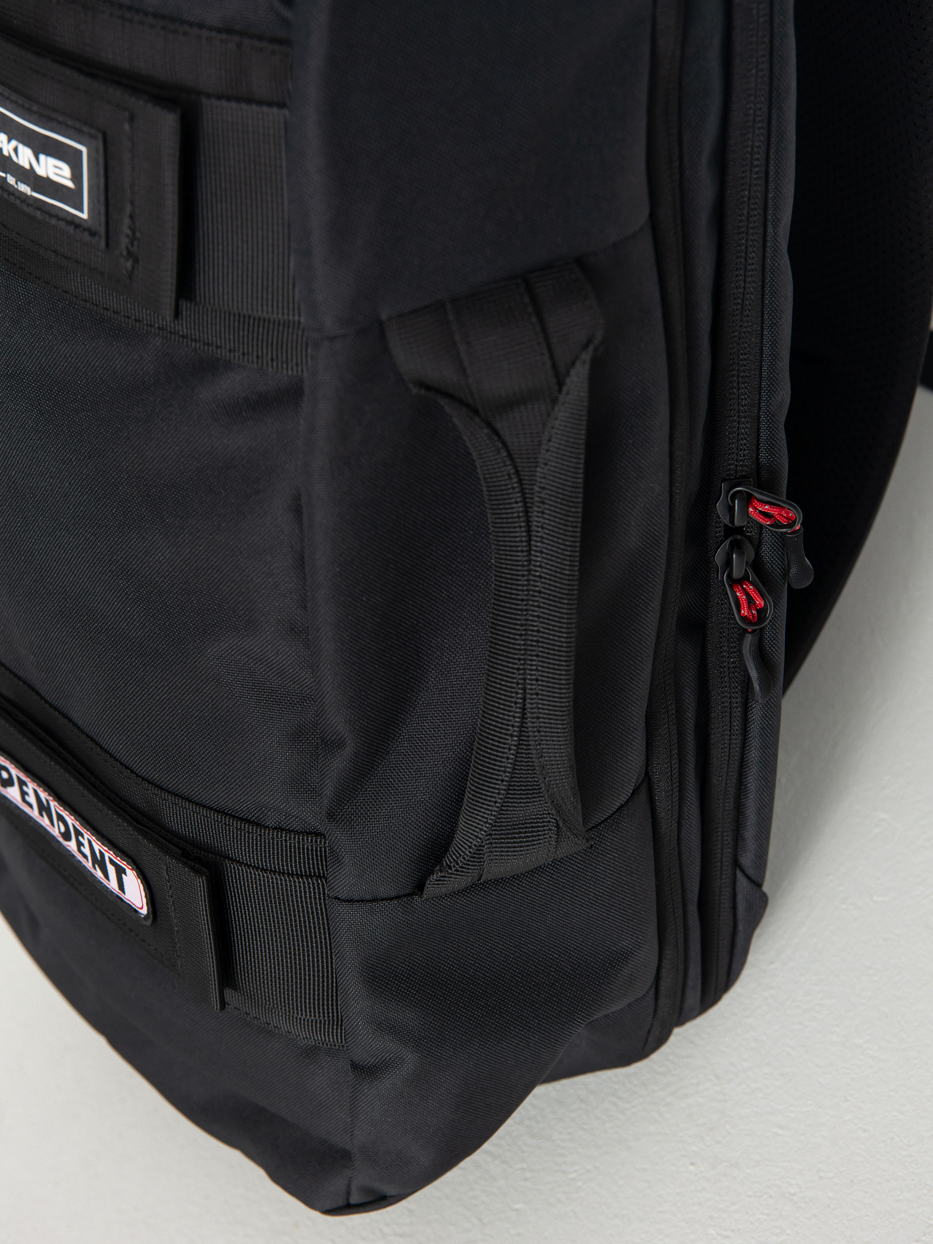 Plecak Dakine X Independent  Mission Street Pack Dlx 32L (black)