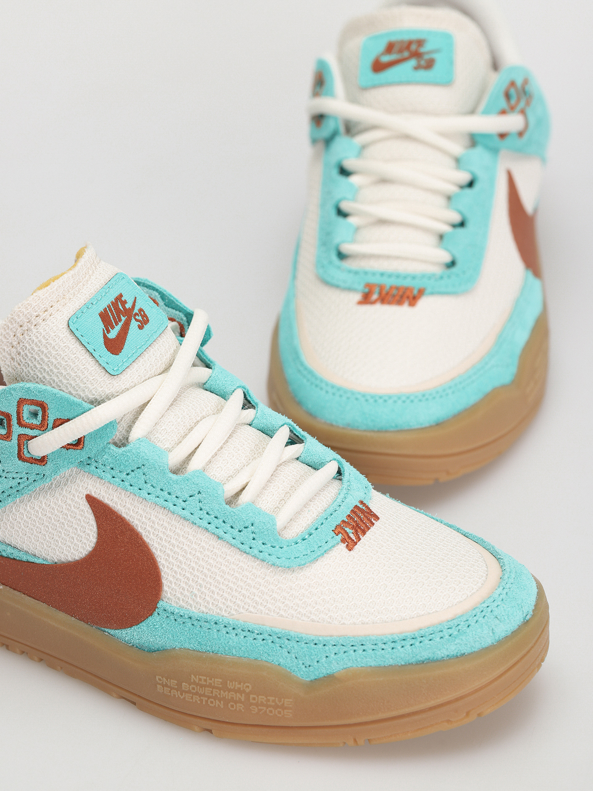 Buty Nike SB Day One JR (green frost/dark russet phantom)