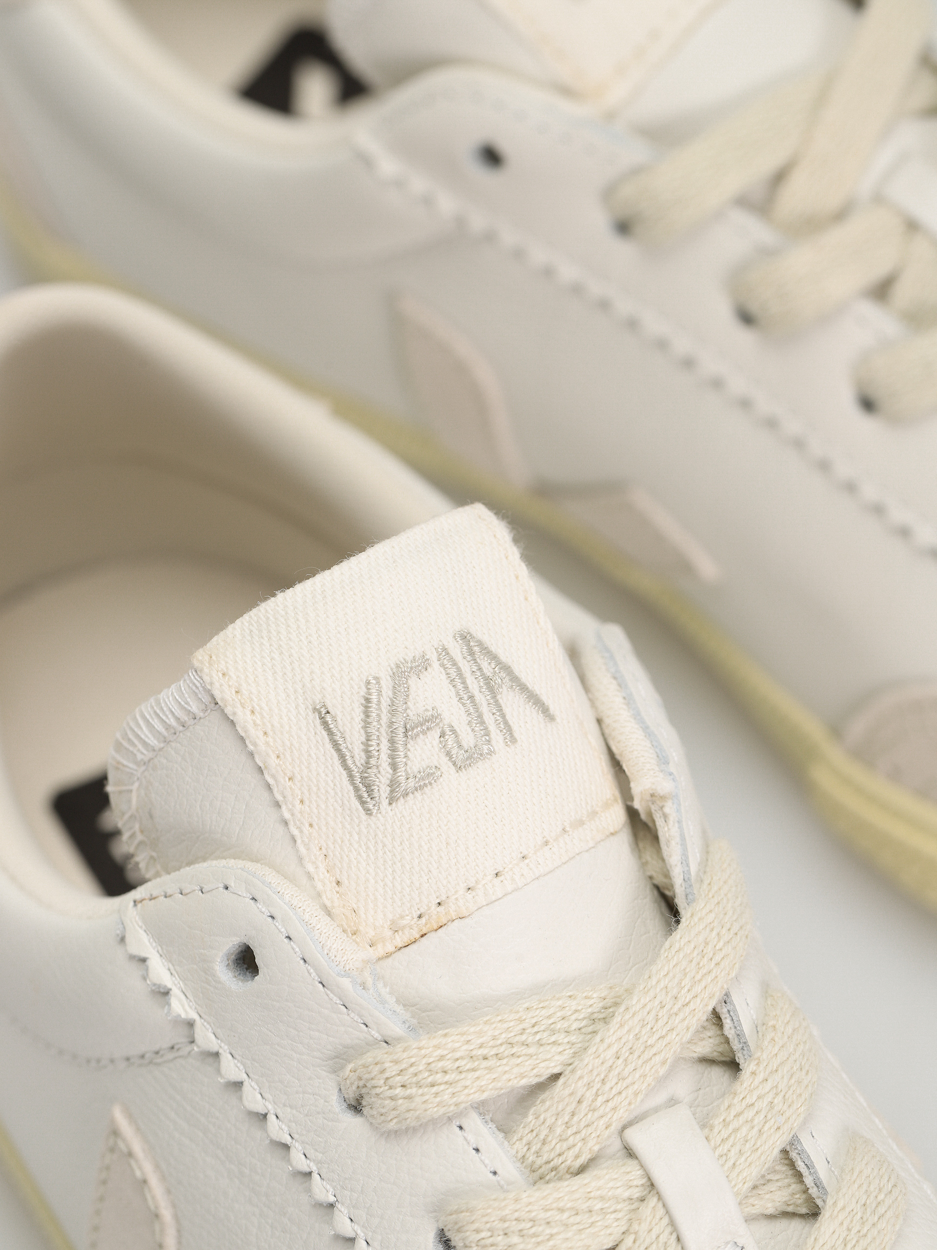 Buty Veja Volley Wmn (white natural)
