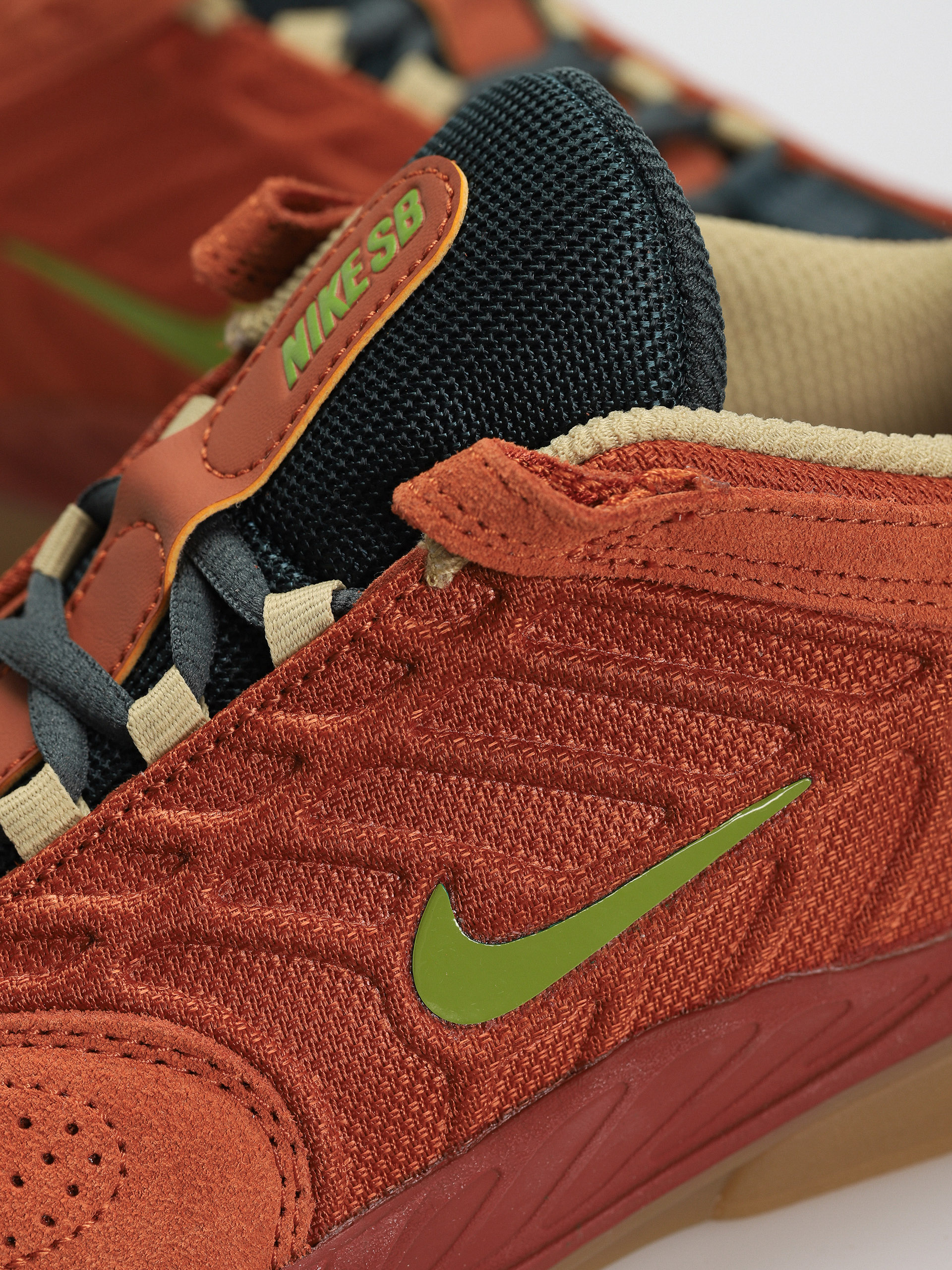 Buty Nike SB Vertebrae Te (dark russet/pear desert orange)