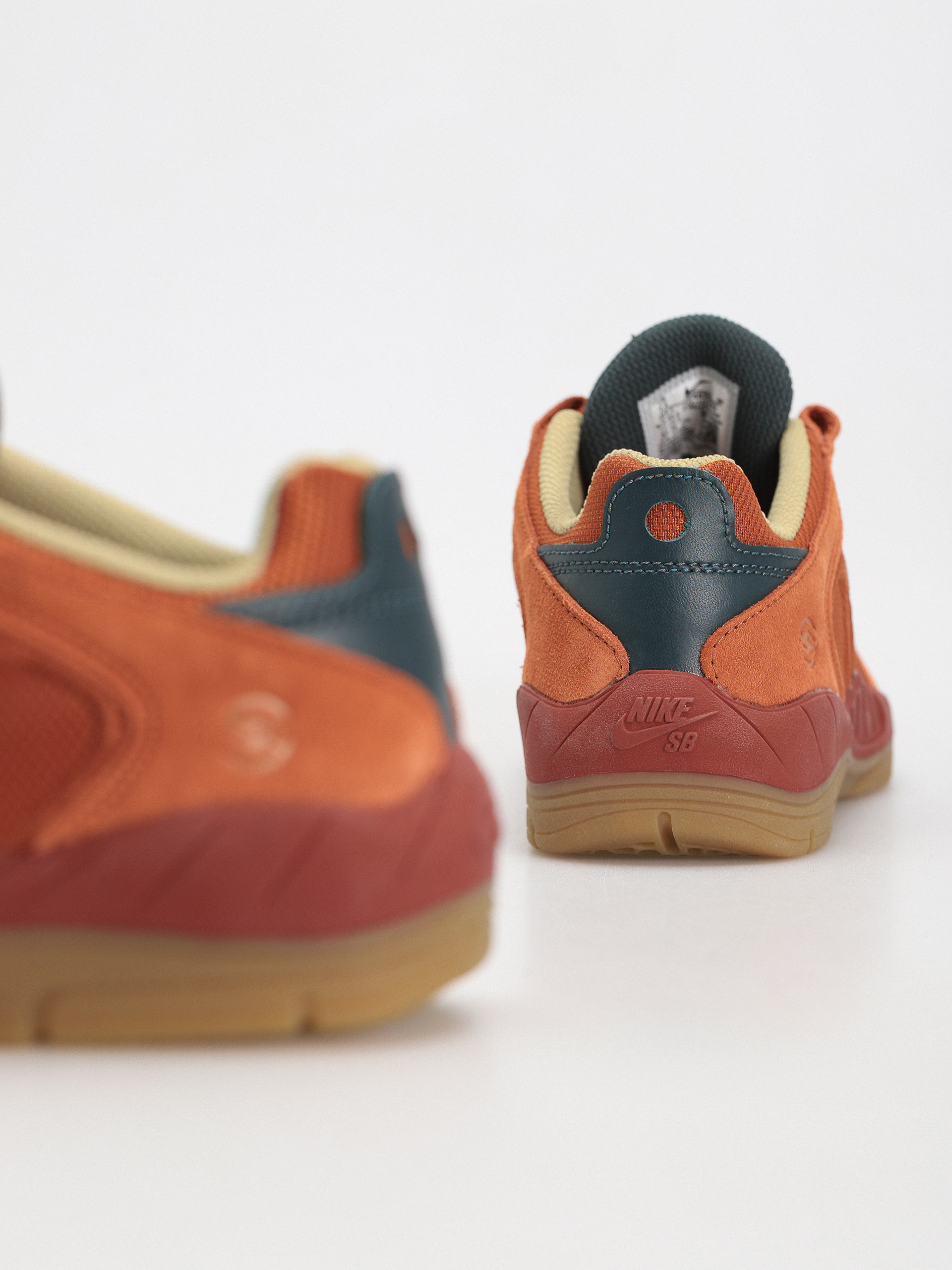 Buty Nike SB Vertebrae Te (dark russet/pear desert orange)