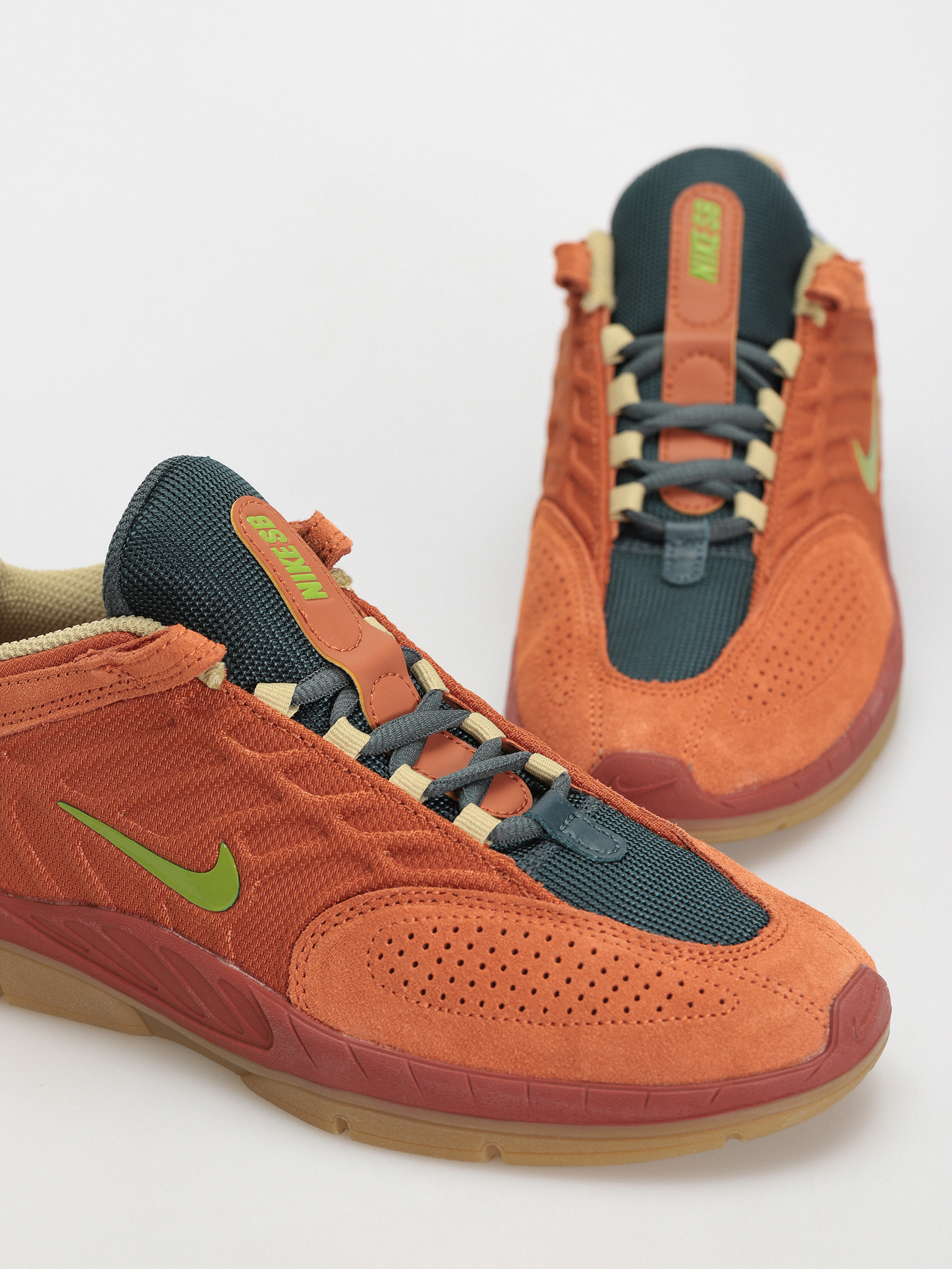 Buty Nike SB Vertebrae Te (dark russet/pear desert orange)