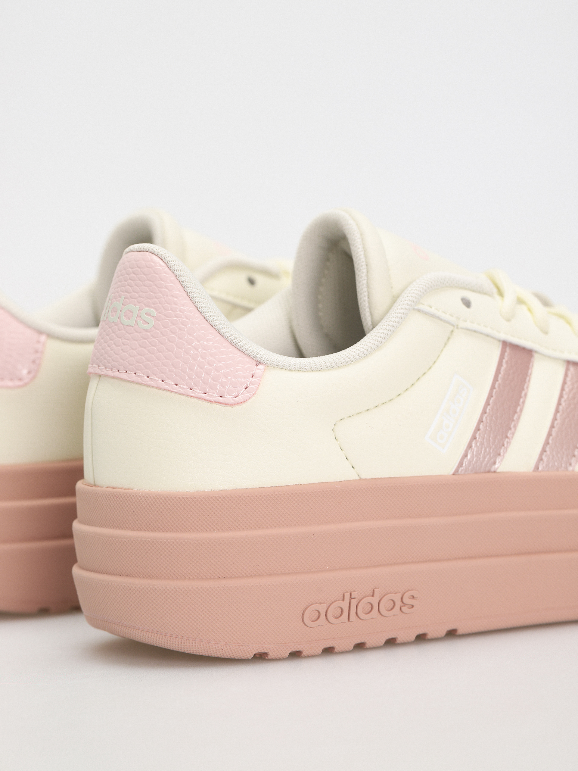 Buty adidas Originals Vl Court Bold Wmn (ivory/sapime/sanpin)