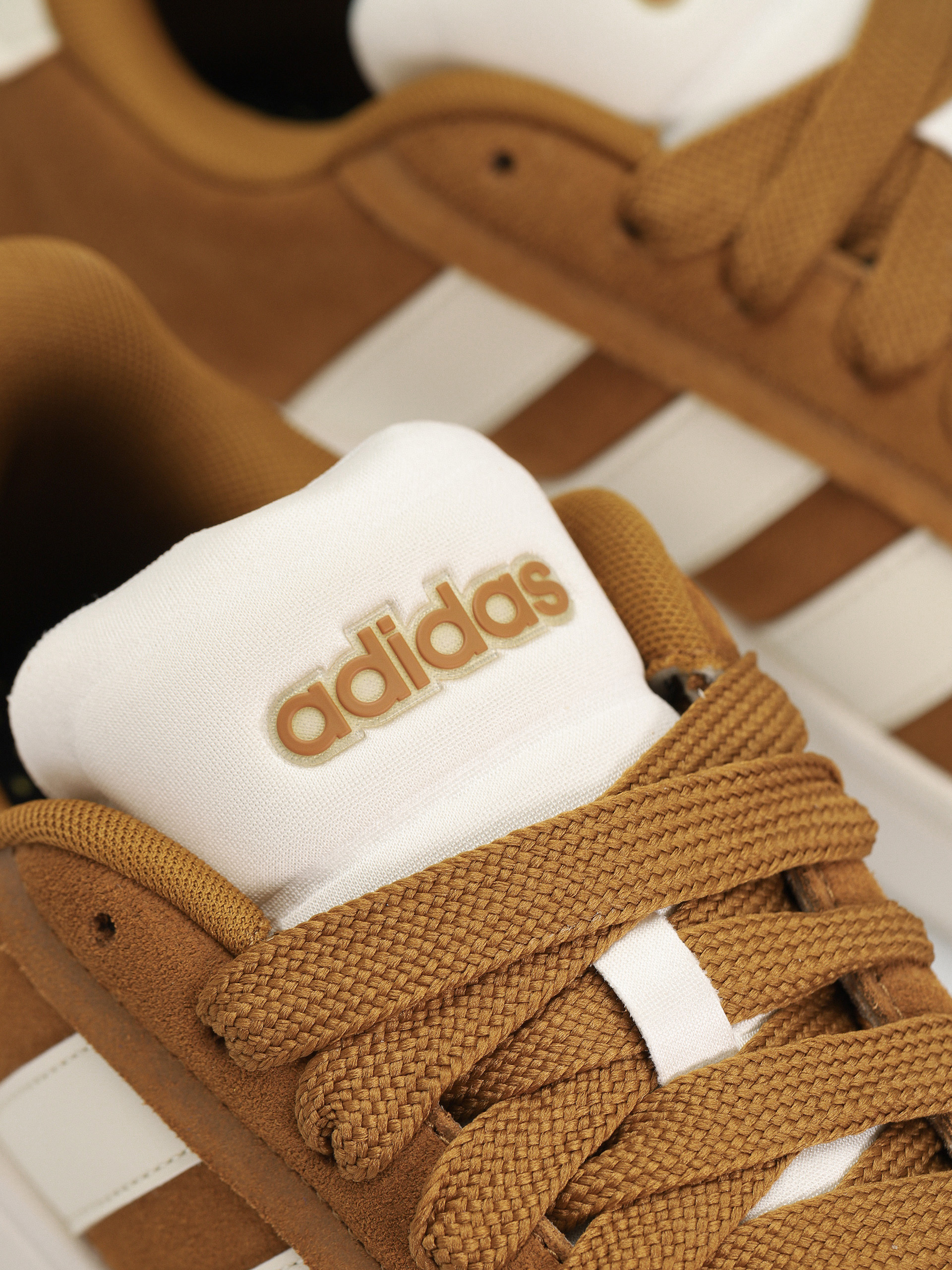 Buty adidas Grand Court Alpha 0 (brostr/owhite/owhite)