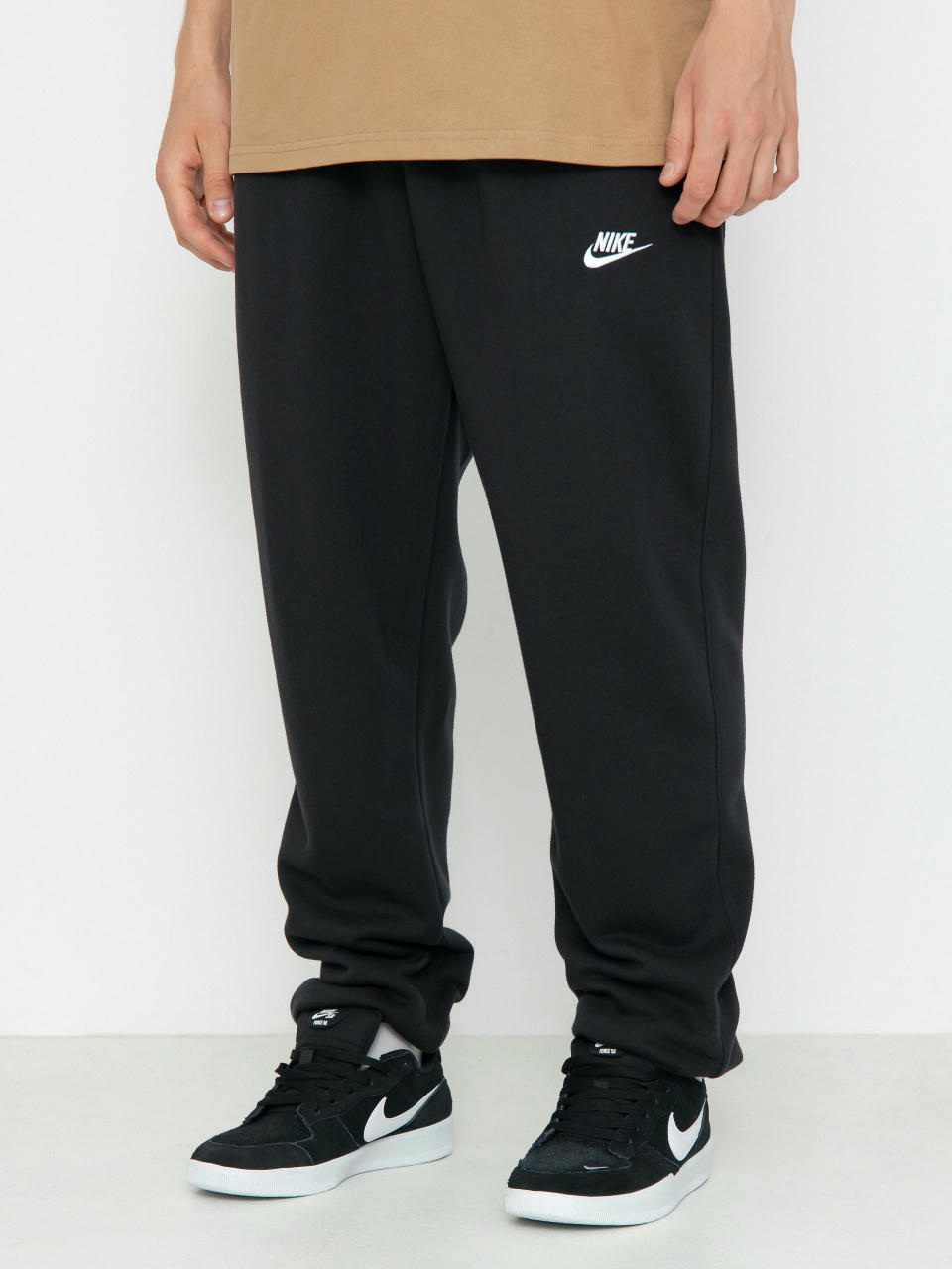Spodnie Nike SB Club Fleece (black/black/white)