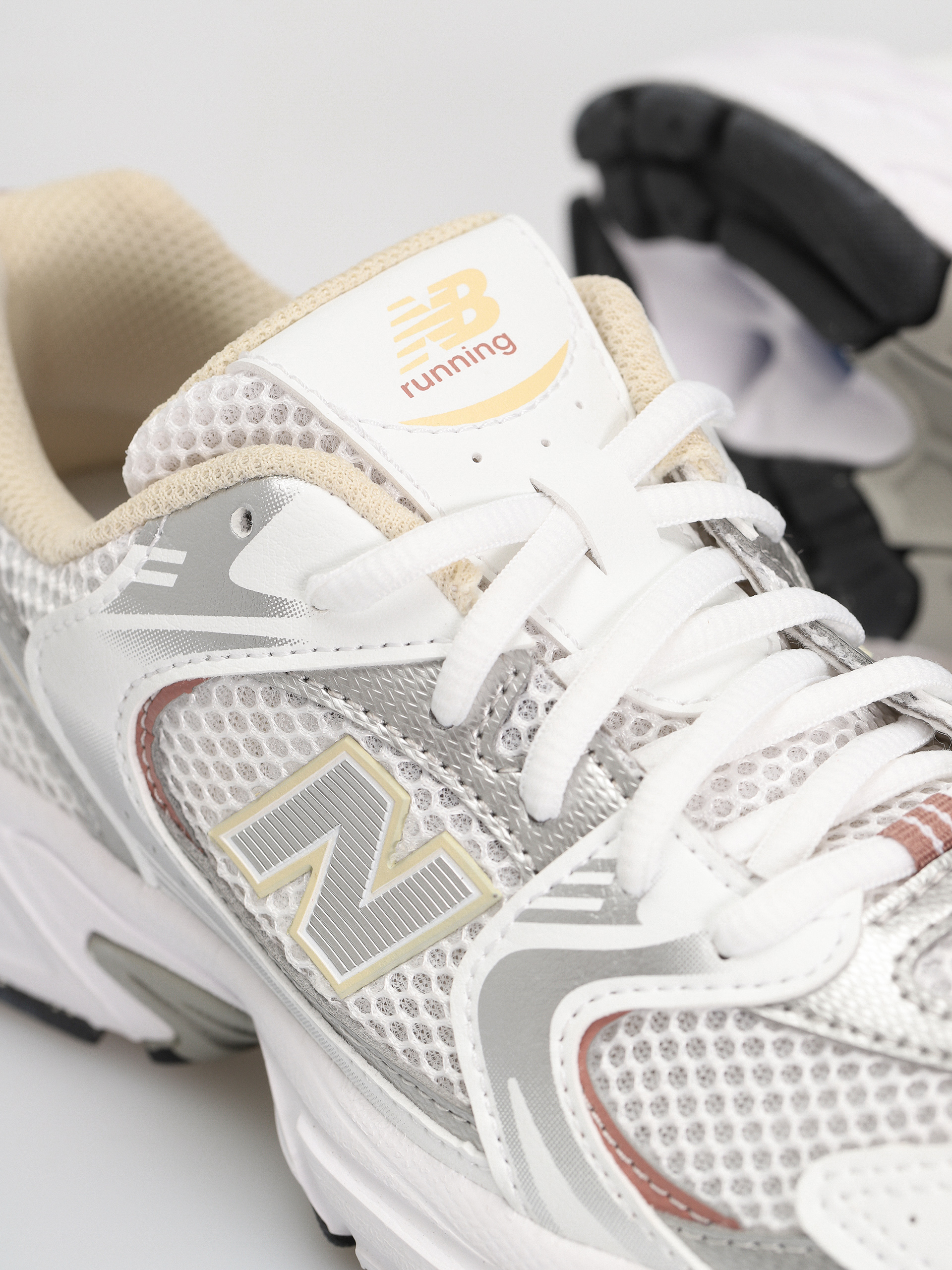 Buty New Balance 530 JR (white silver beige)
