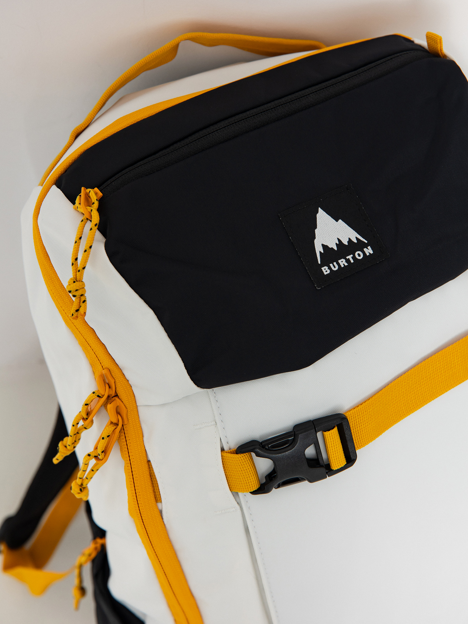 Plecak Burton Kilo 2.0 27L (stout white/goldenrod/true black)