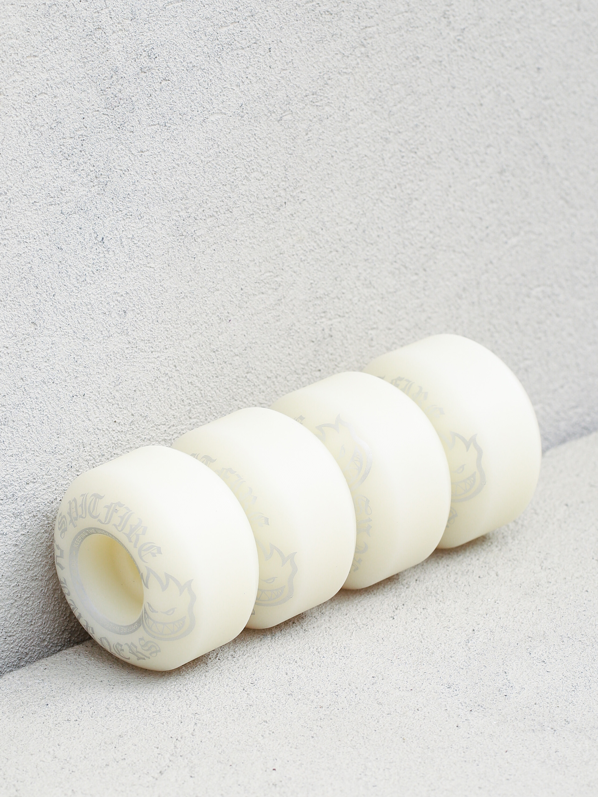 Kółka Spitfire 99D Burner (white/silver)