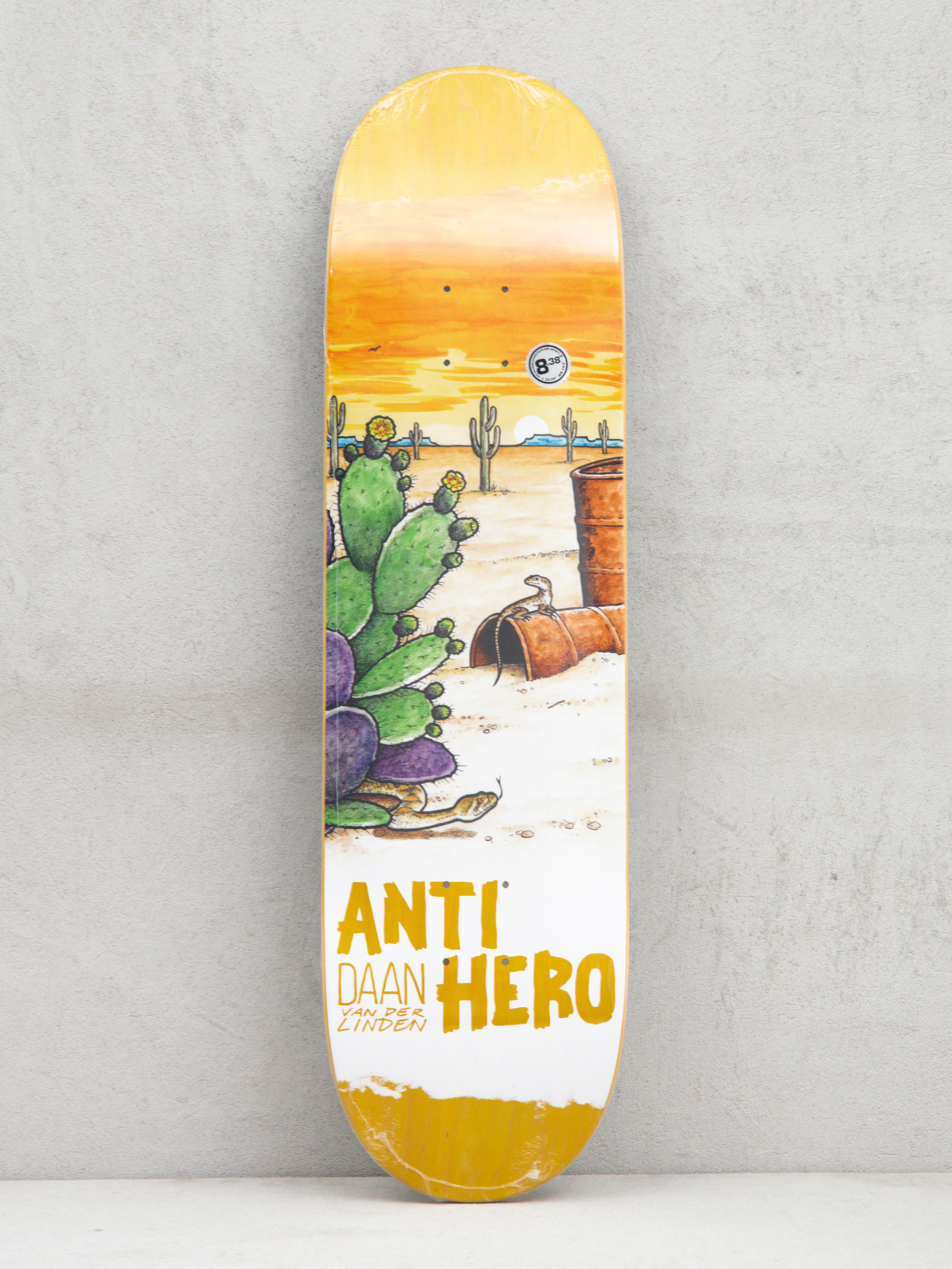 Deck Antihero Daan Desertscape (yellow)