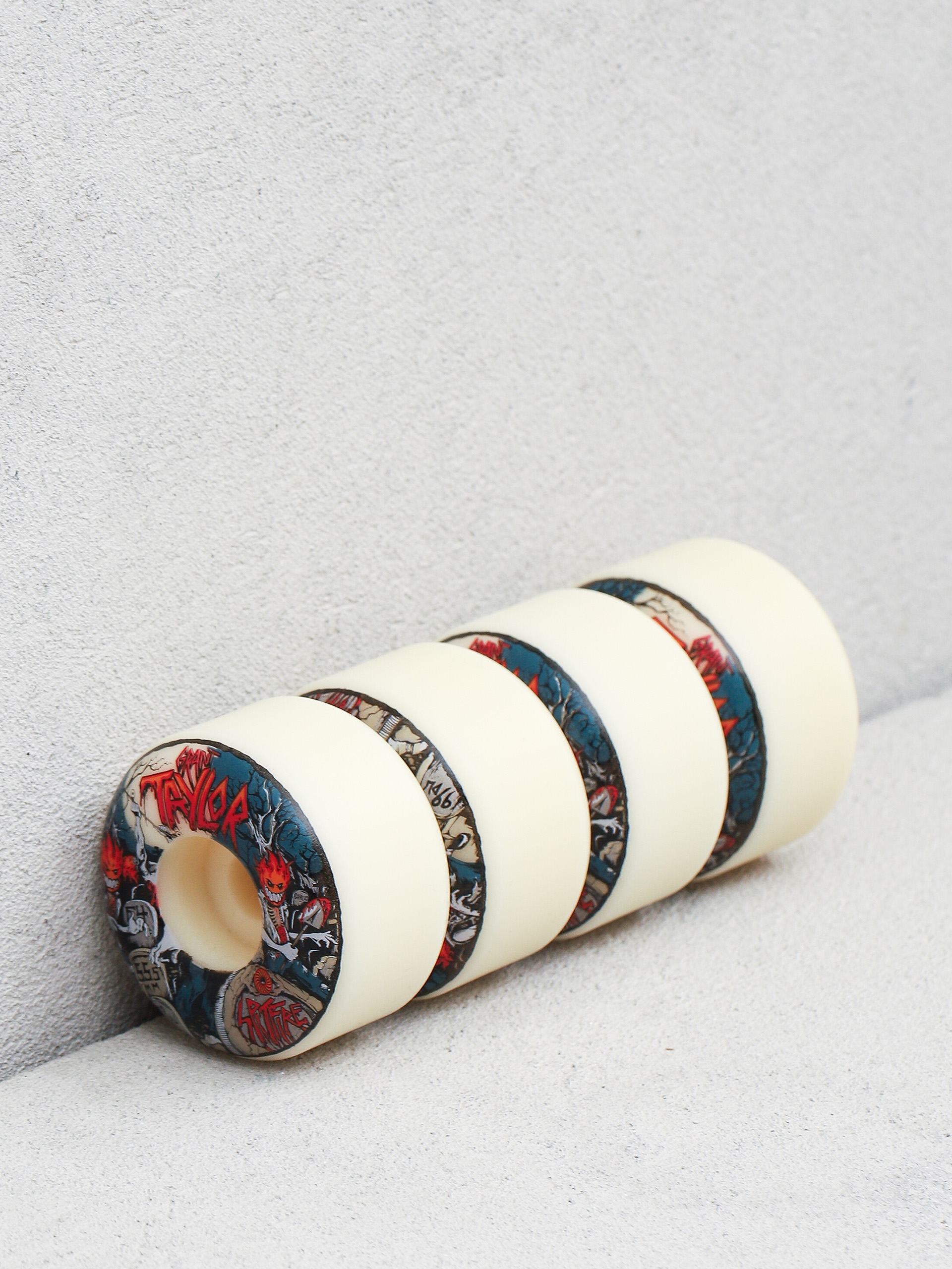 Kółka Spitfire Formula Four 99D Grant Undead Radial (natural/assorted)