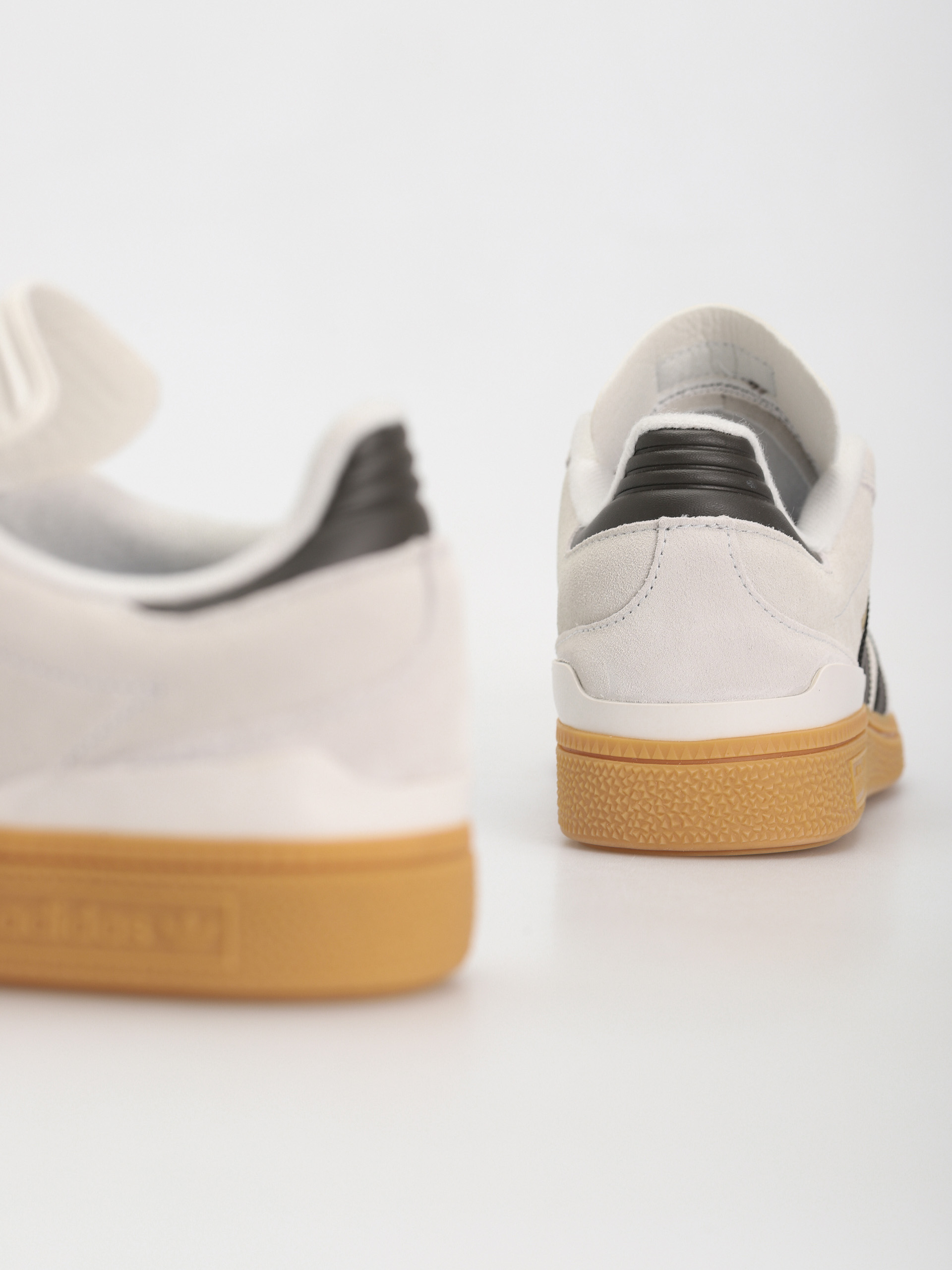 Buty adidas Busenitz (crywht/shaoli/gum3)