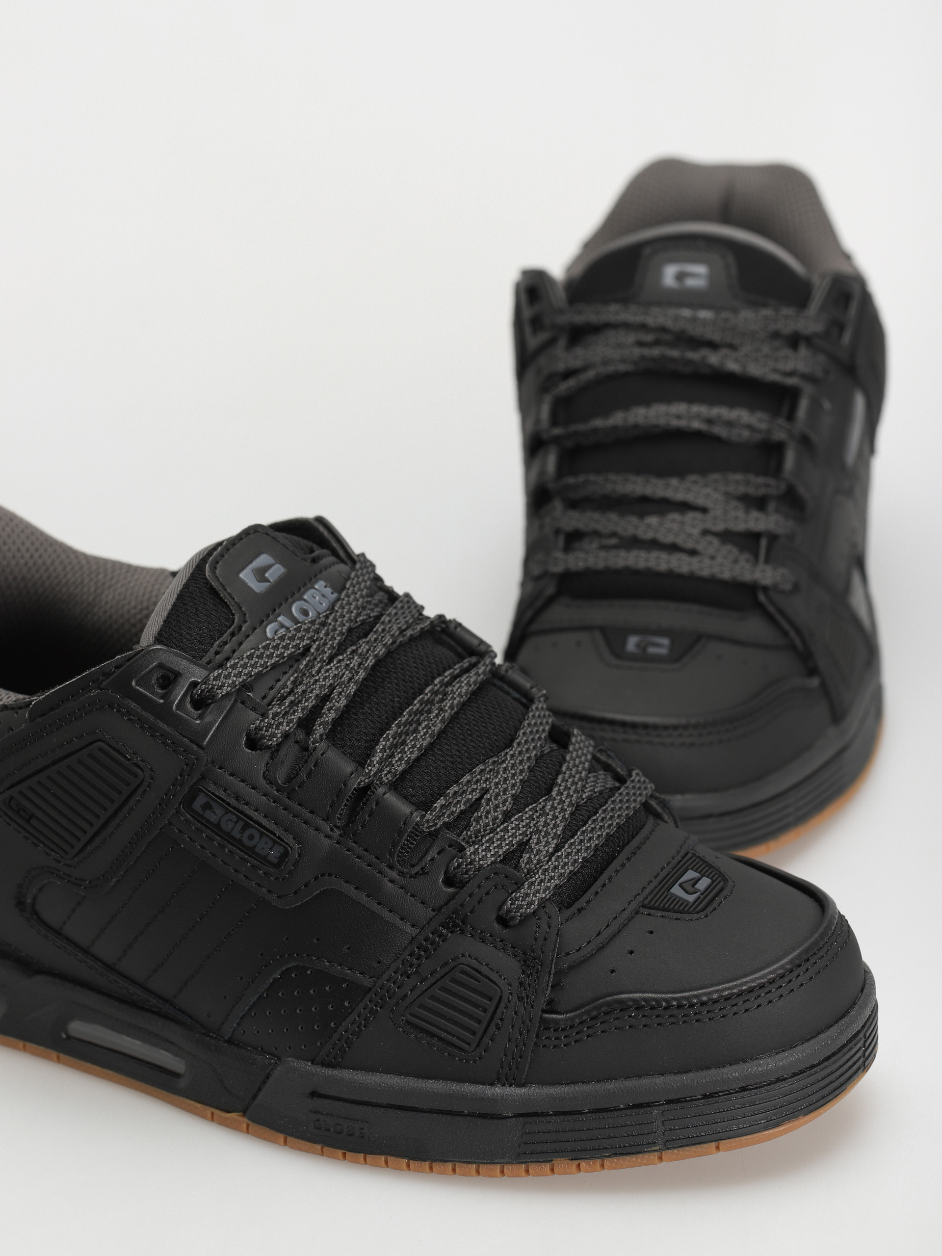 Buty Globe Sabre (dark shadow/phantom)