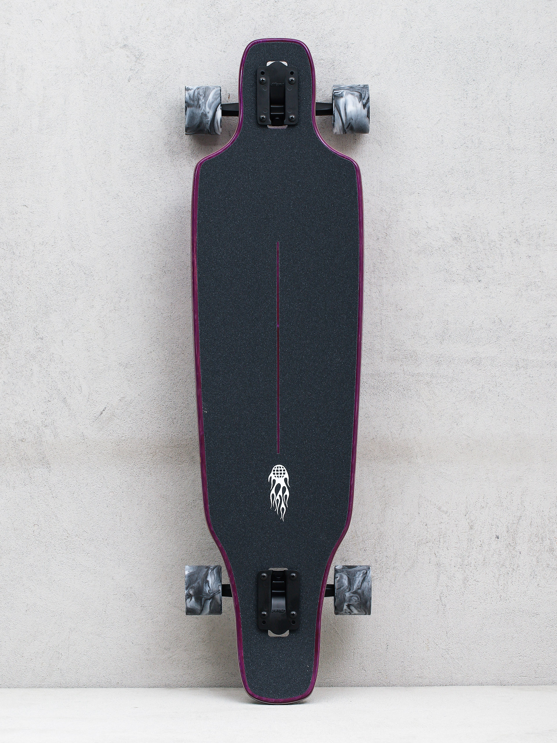 Longboard Globe Outlier (purple flames)