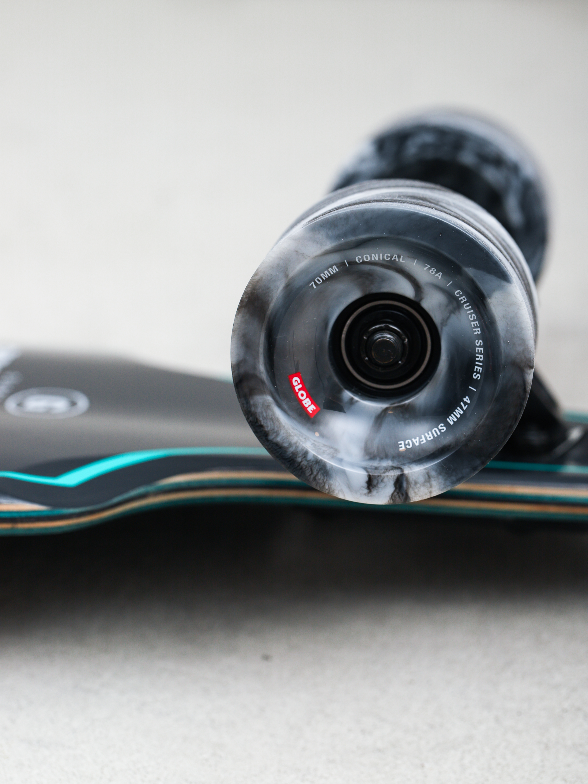 Longboard Globe Prowler Mid (green flames)