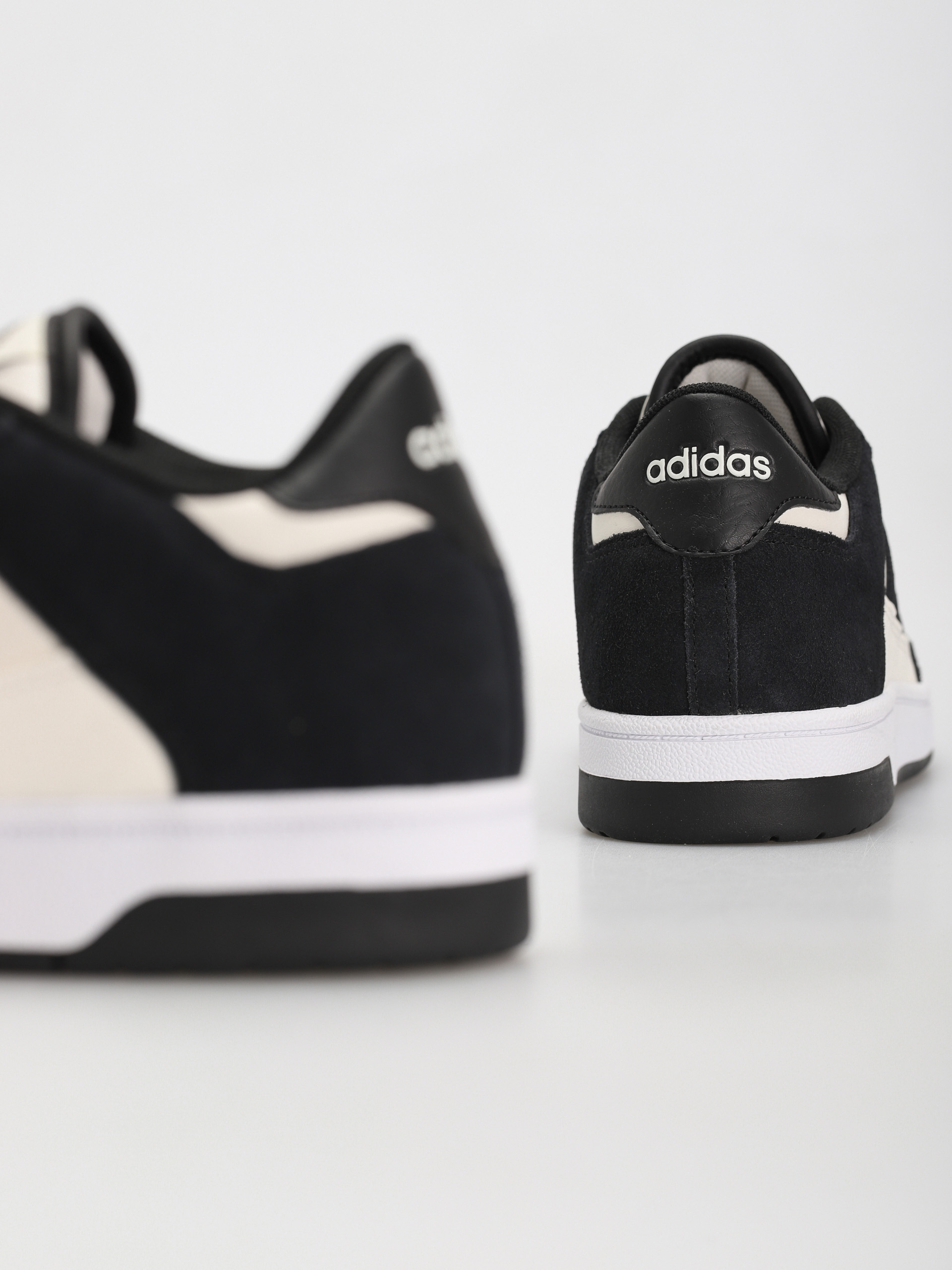Buty adidas Rapid Court Low (cblack/clowhi/ftwwht)