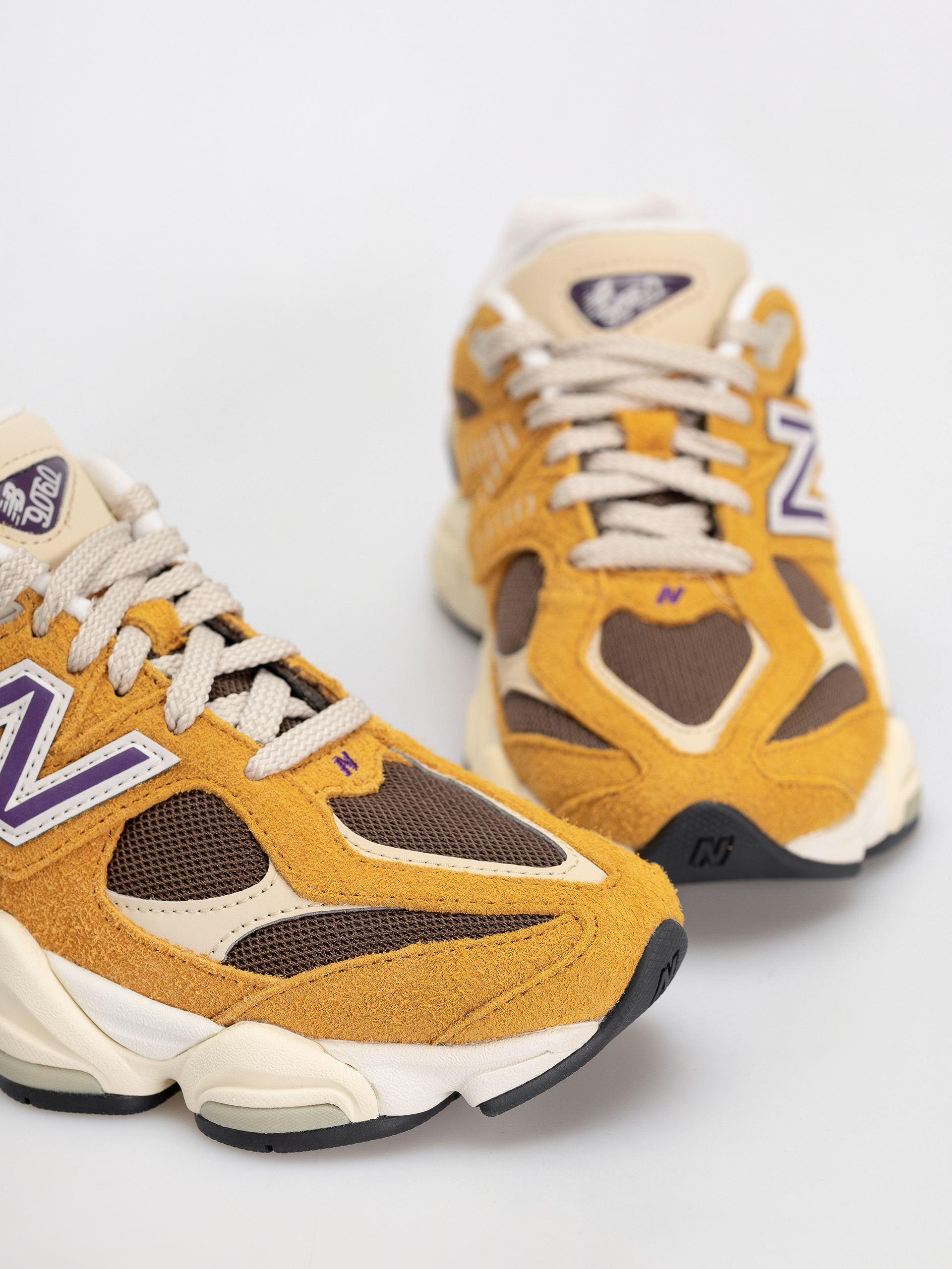 Buty New Balance 9060 (butterscotch)